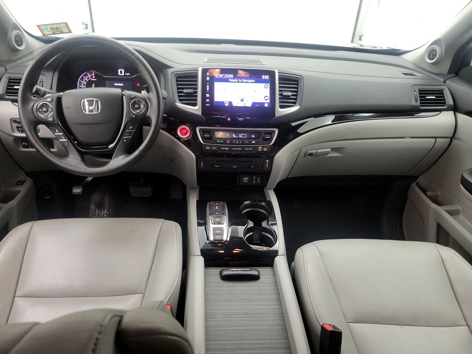 Thumbnail: 2017 Honda Pilot - 9