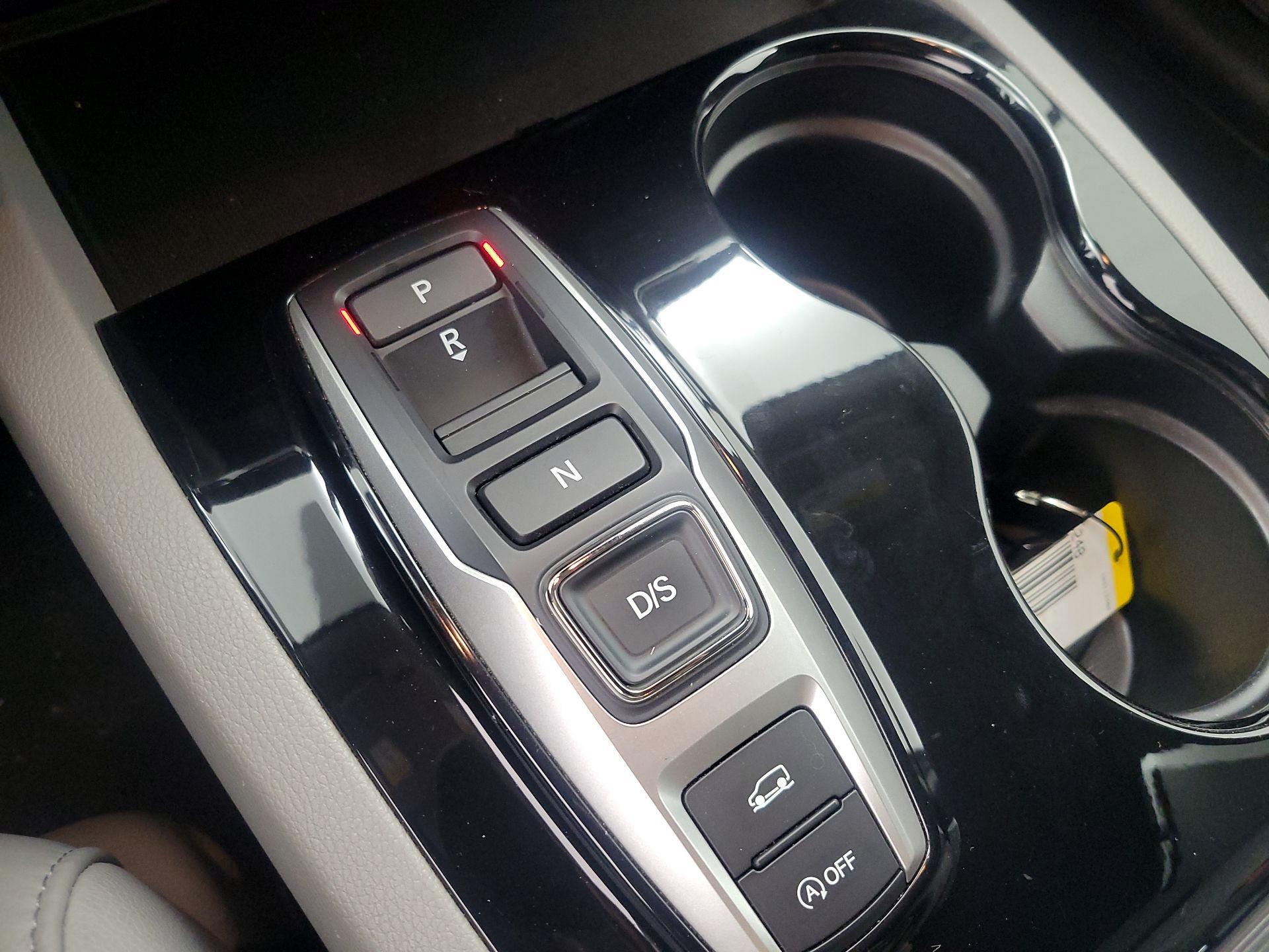 Thumbnail: 2017 Honda Pilot - 18