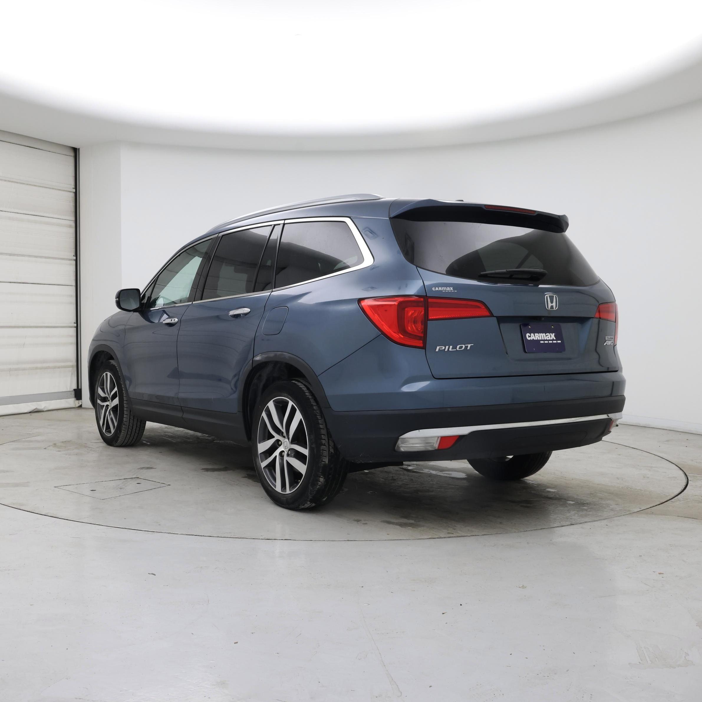 Thumbnail: 2017 Honda Pilot - 2