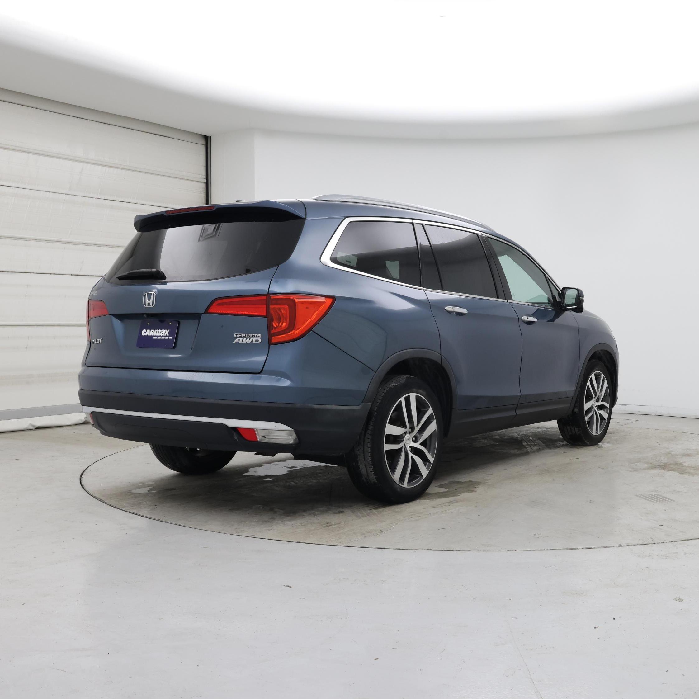 Thumbnail: 2017 Honda Pilot - 8