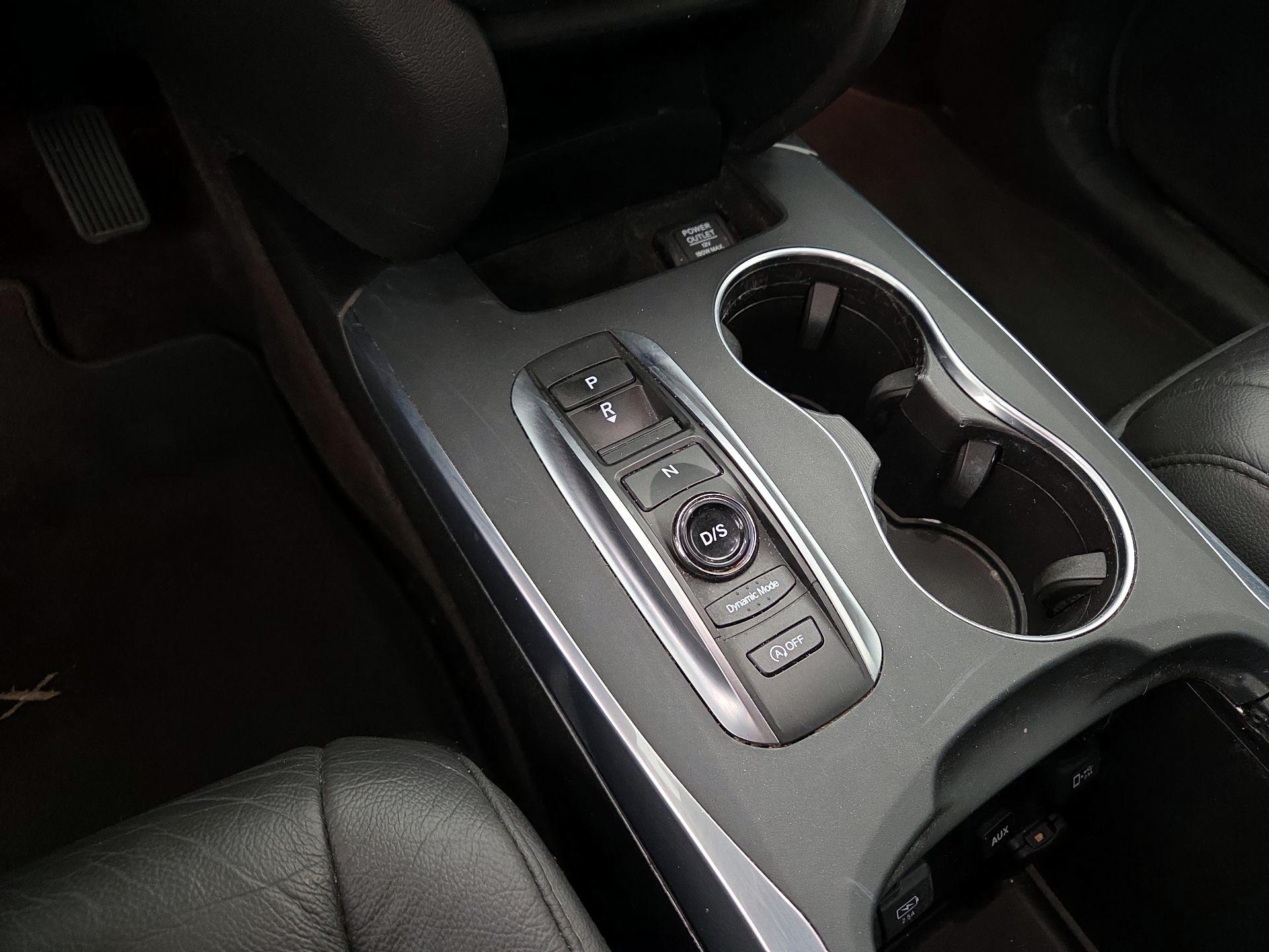 Thumbnail: 2020 Acura MDX - 17