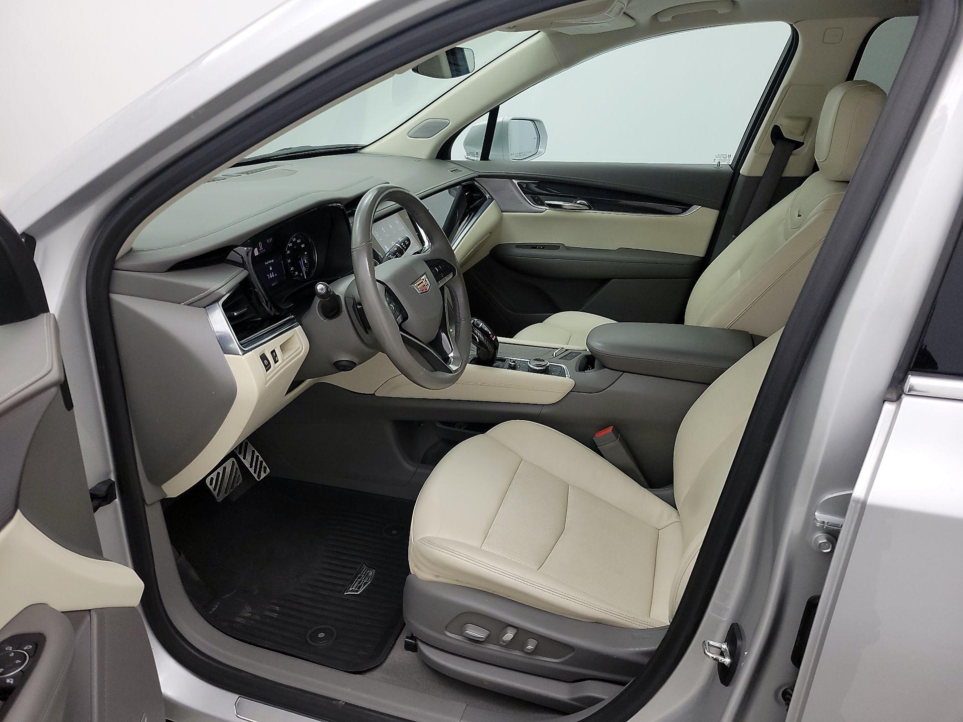 Thumbnail: 2020 Cadillac XT6 - 11