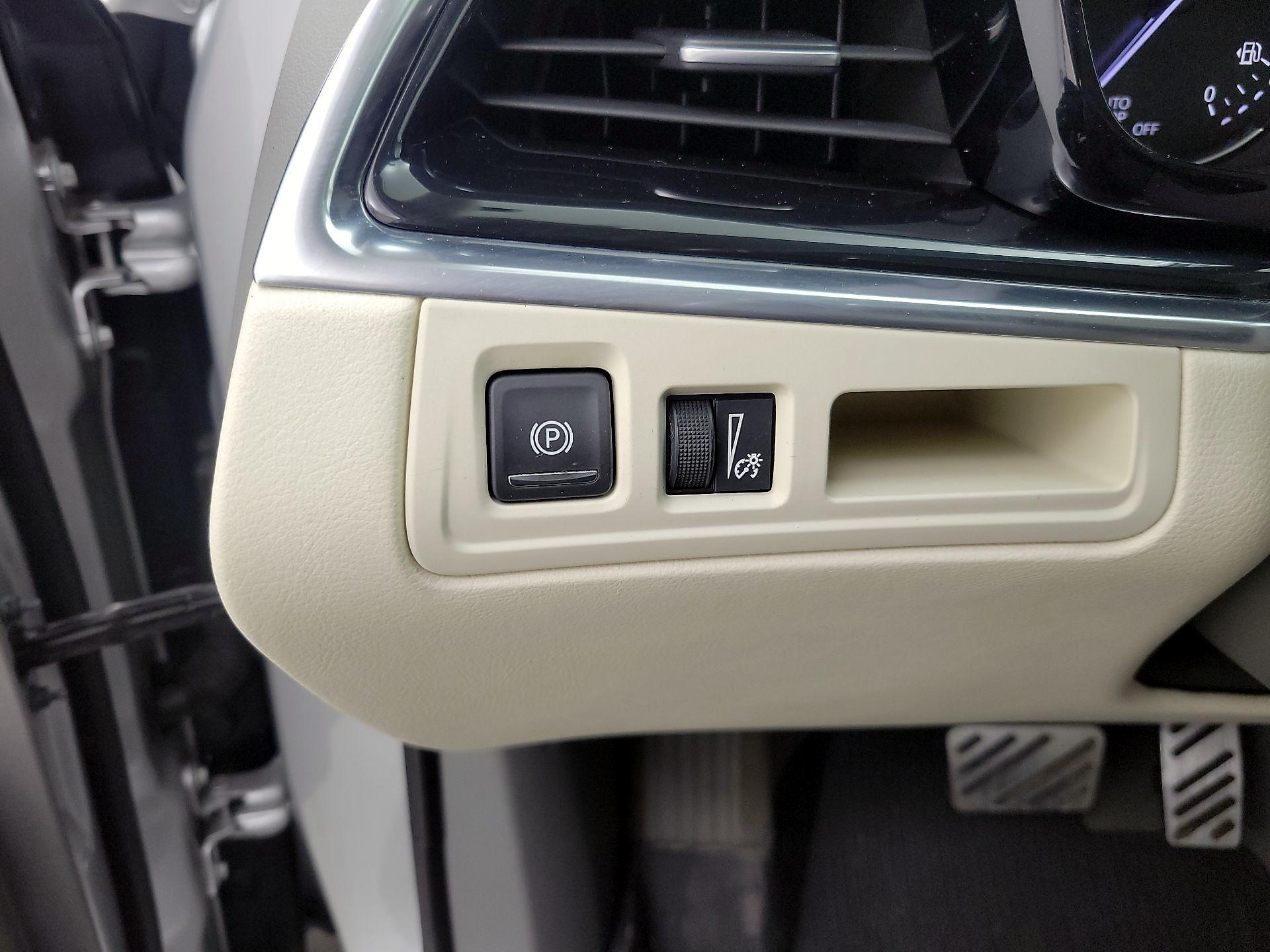 Thumbnail: 2020 Cadillac XT6 - 13