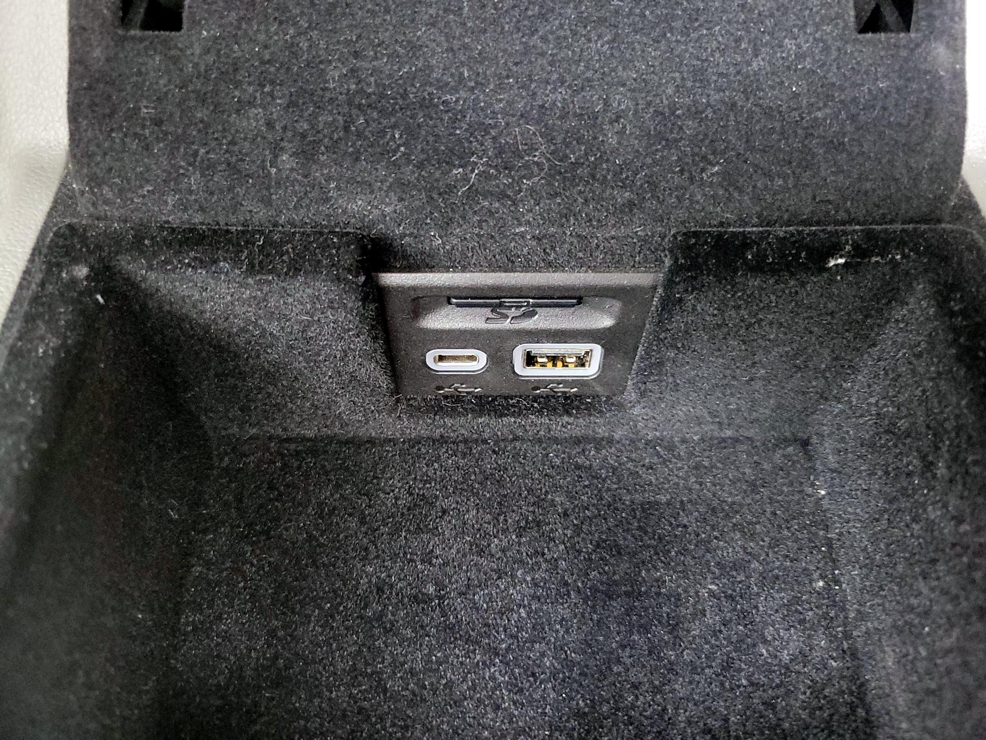 Thumbnail: 2020 Cadillac XT6 - 19