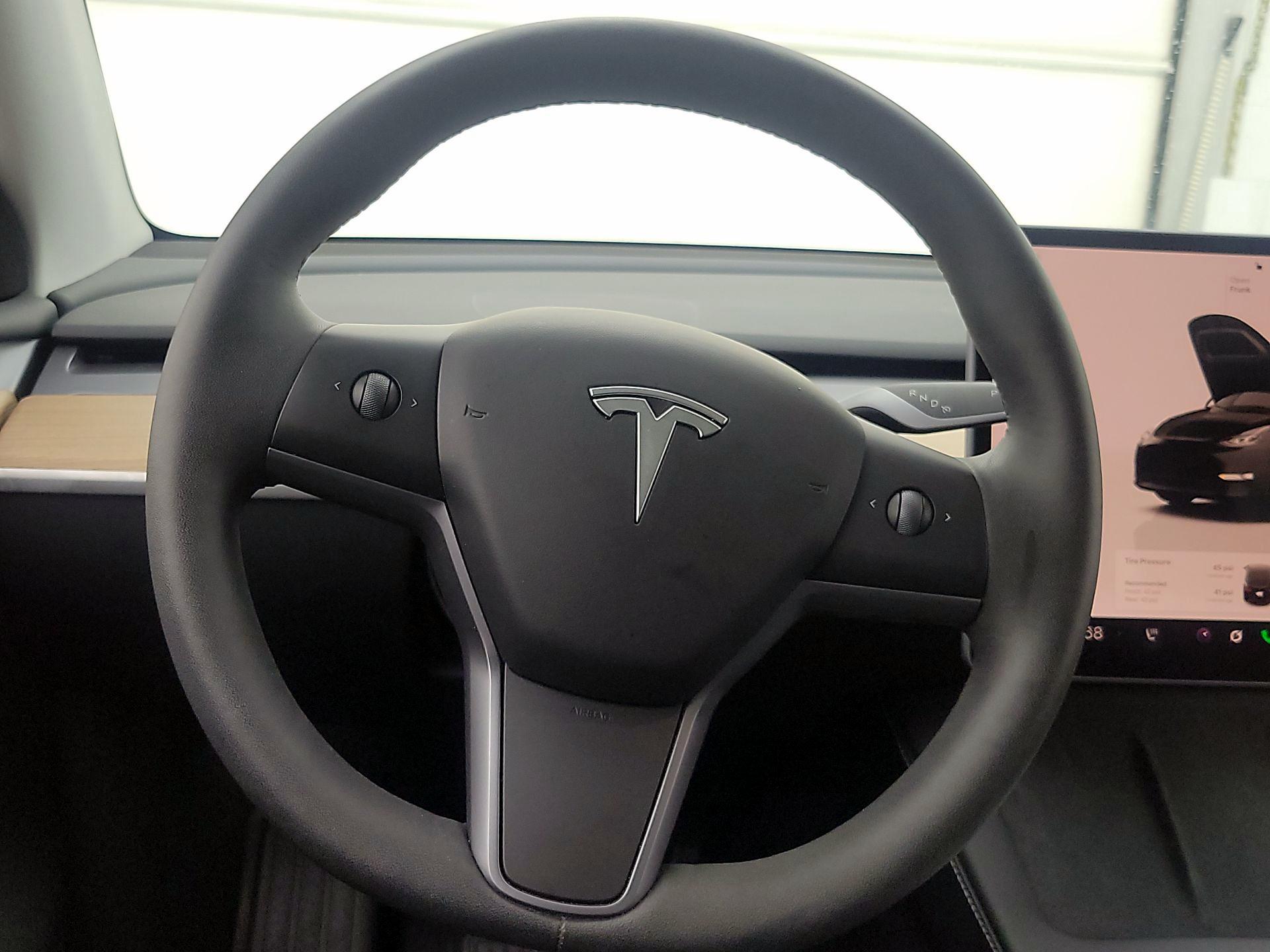 Thumbnail: 2023 Tesla Model Y - 10