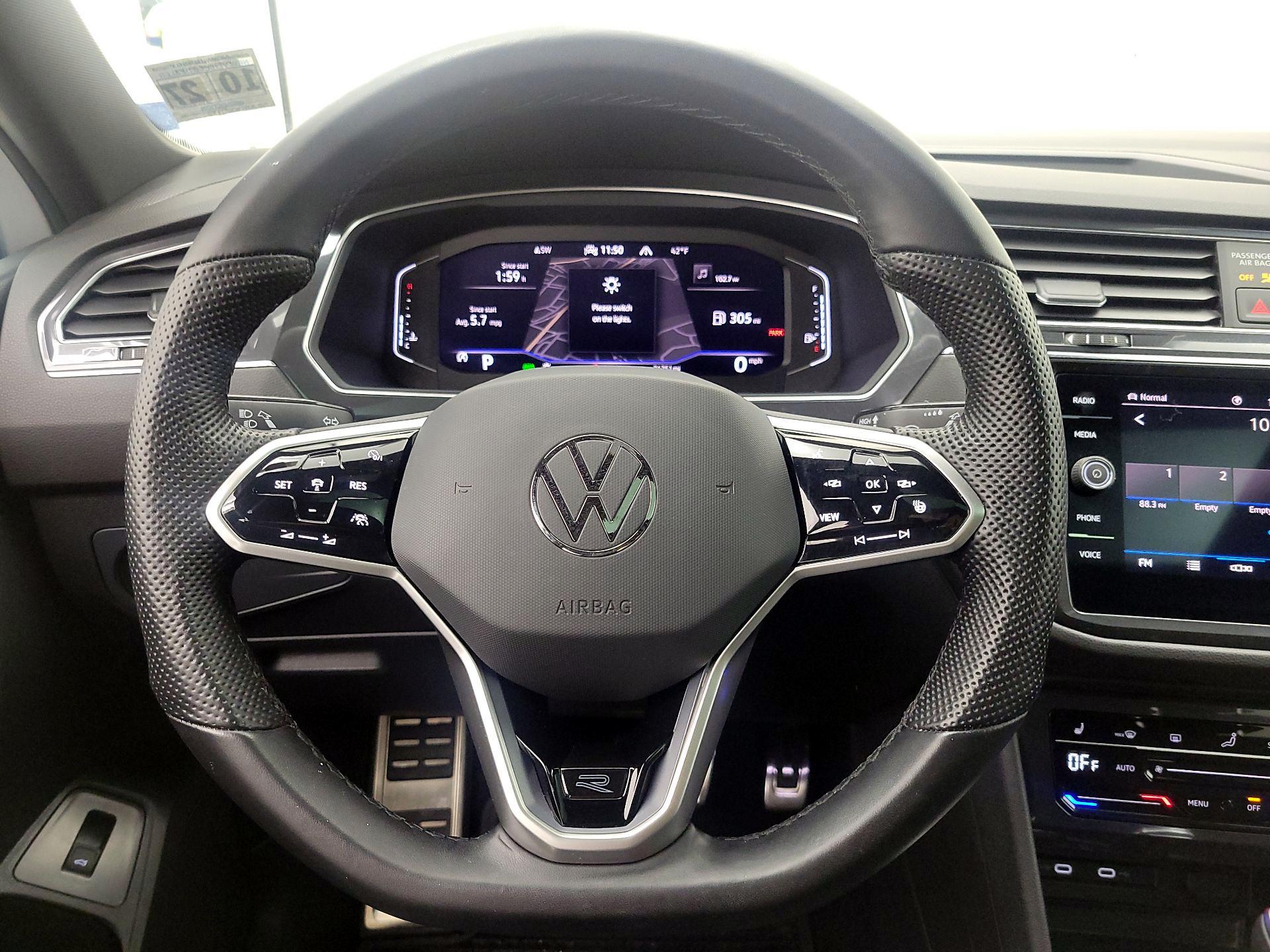 Thumbnail: 2022 Volkswagen Tiguan - 10