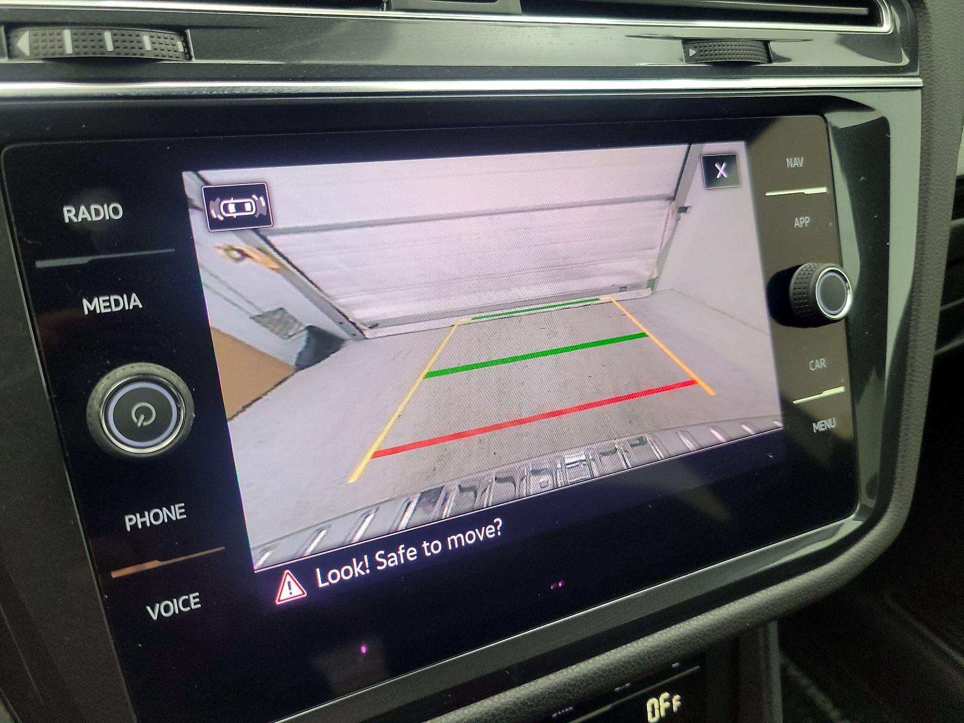 Thumbnail: 2022 Volkswagen Tiguan - 14