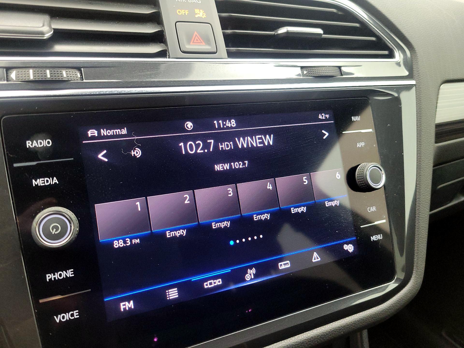 Thumbnail: 2022 Volkswagen Tiguan - 15