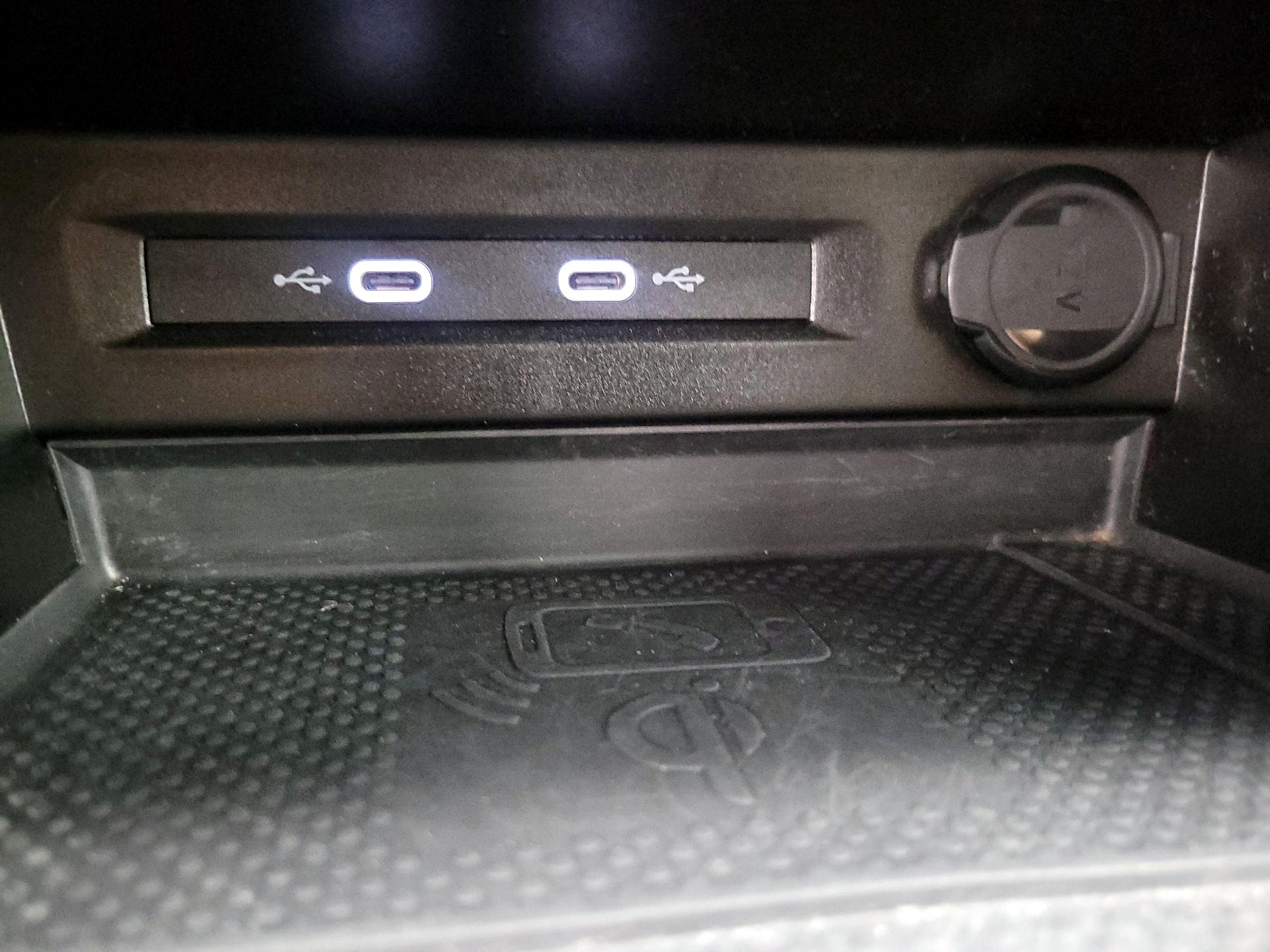 Thumbnail: 2022 Volkswagen Tiguan - 18