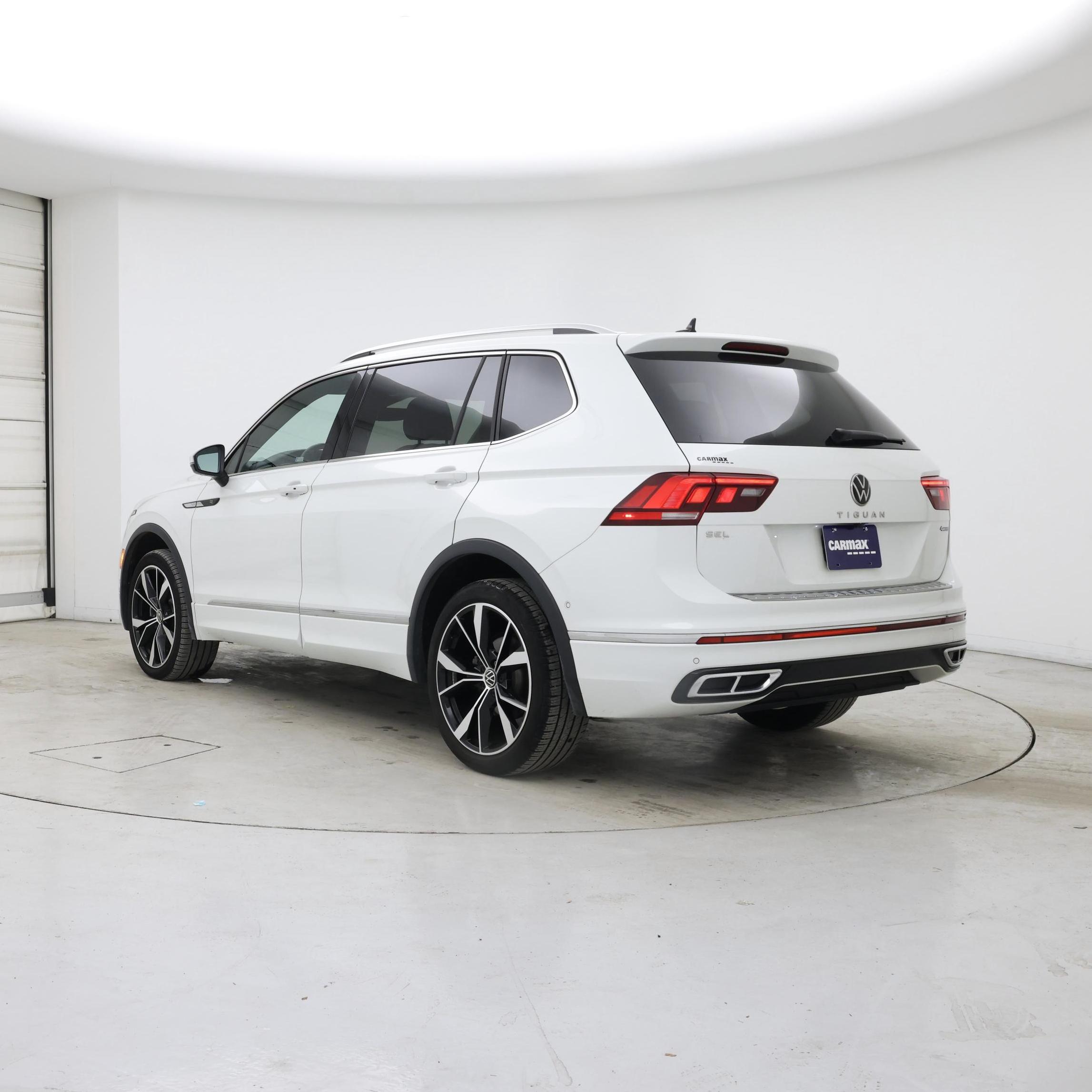 Thumbnail: 2022 Volkswagen Tiguan - 2