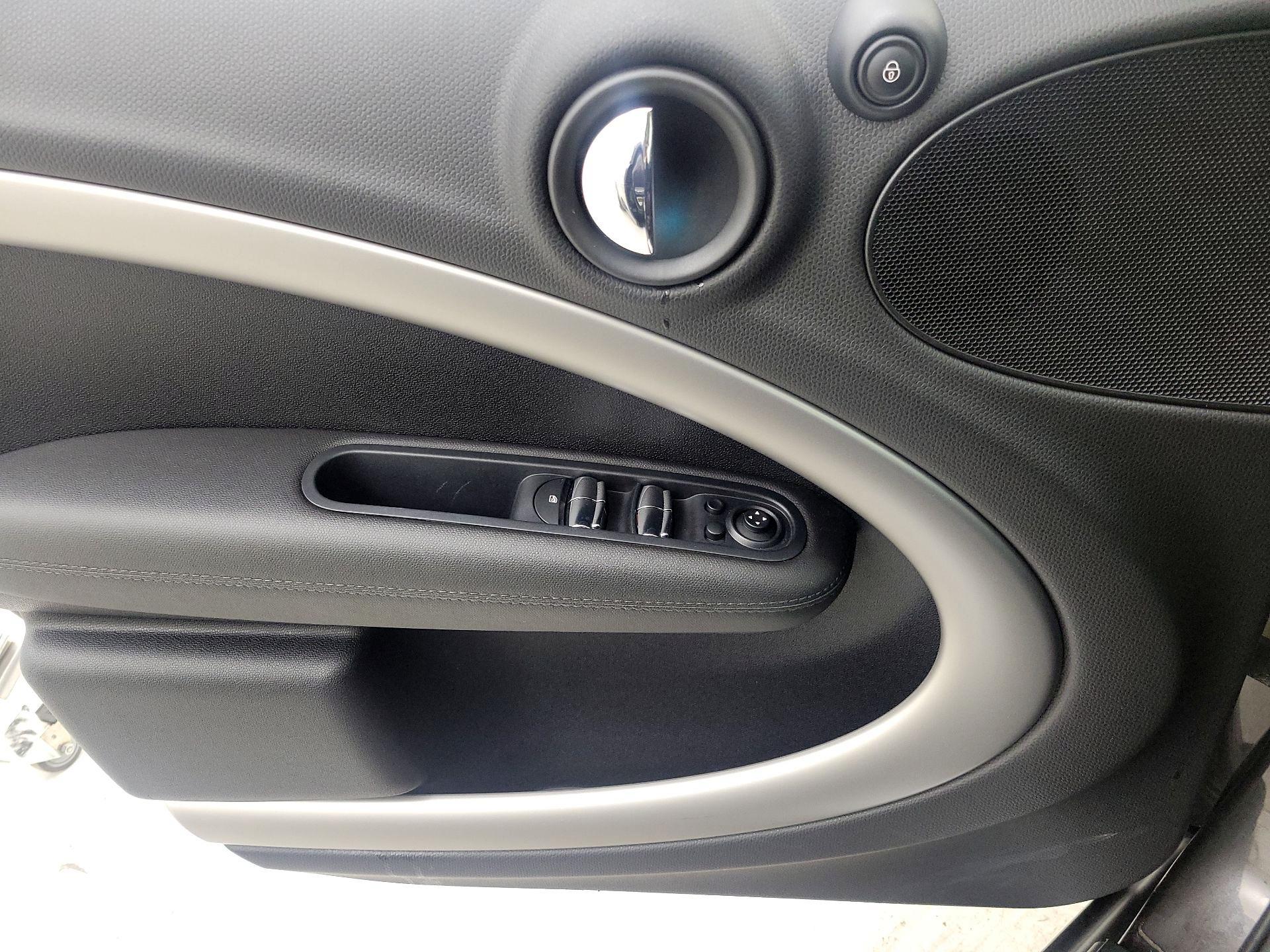 Thumbnail: 2015 MINI Cooper Countryman - 12