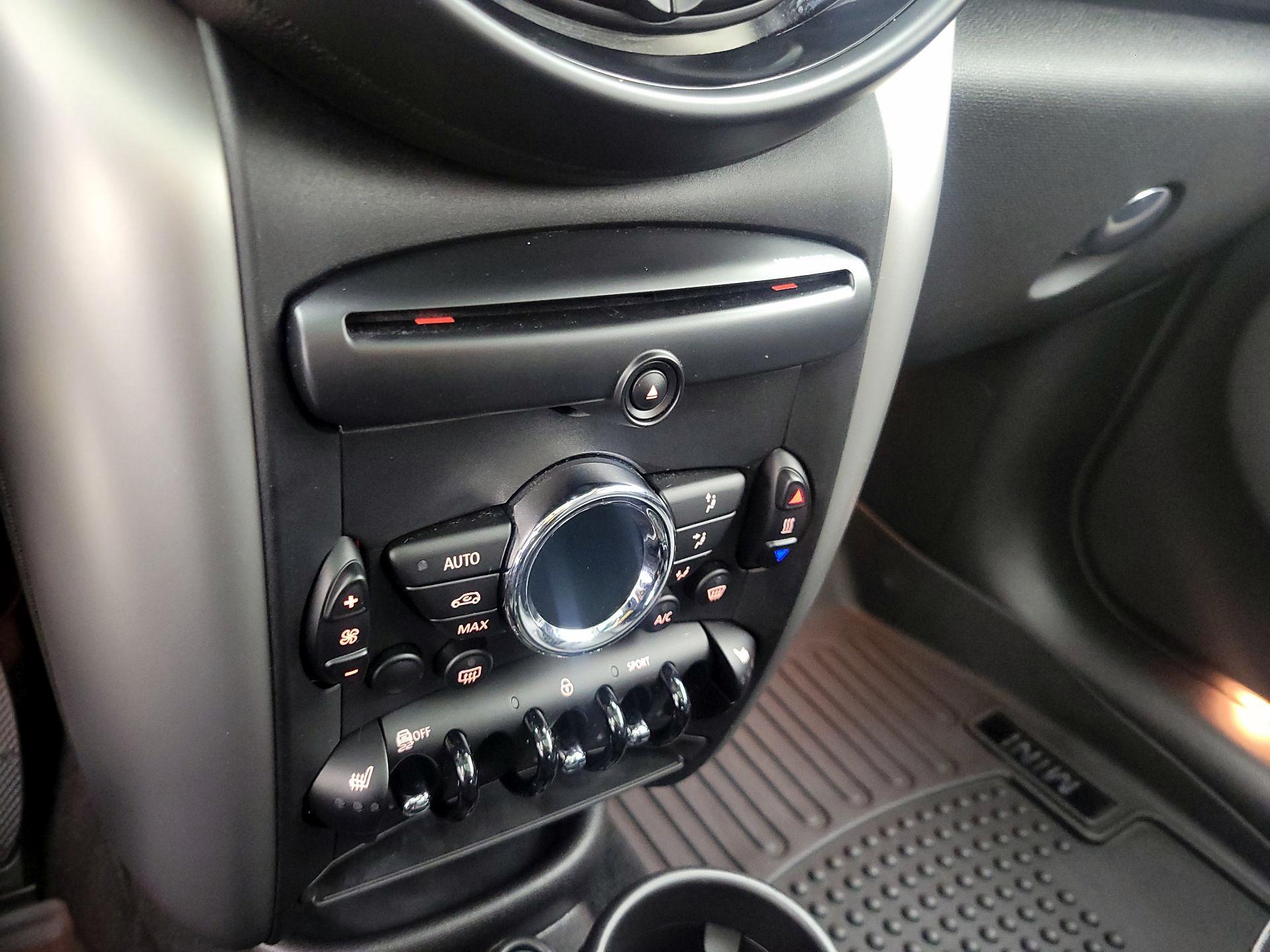 Thumbnail: 2015 MINI Cooper Countryman - 14