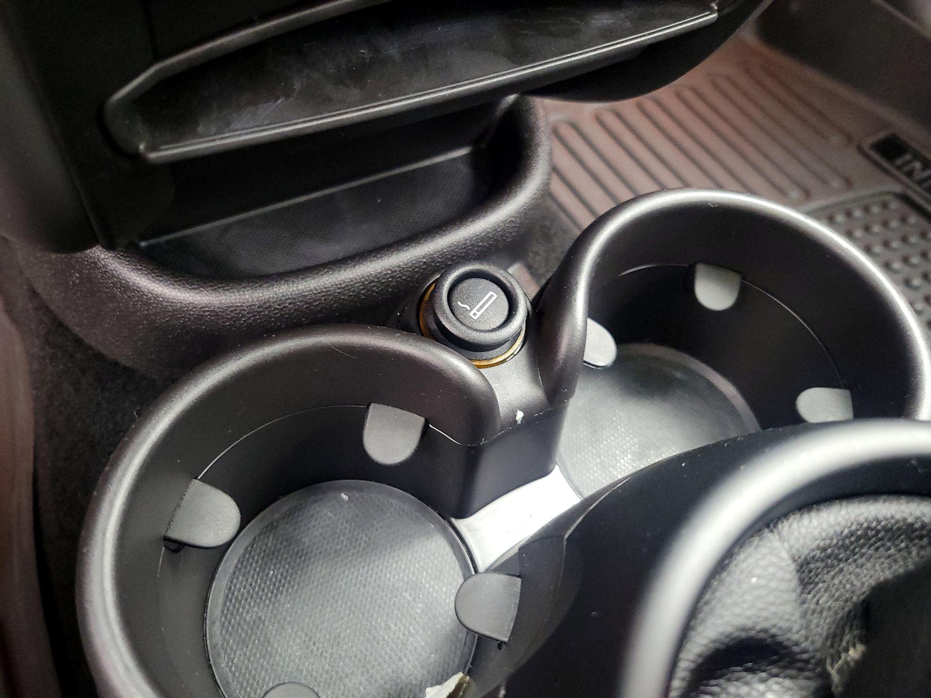 Thumbnail: 2015 MINI Cooper Countryman - 16