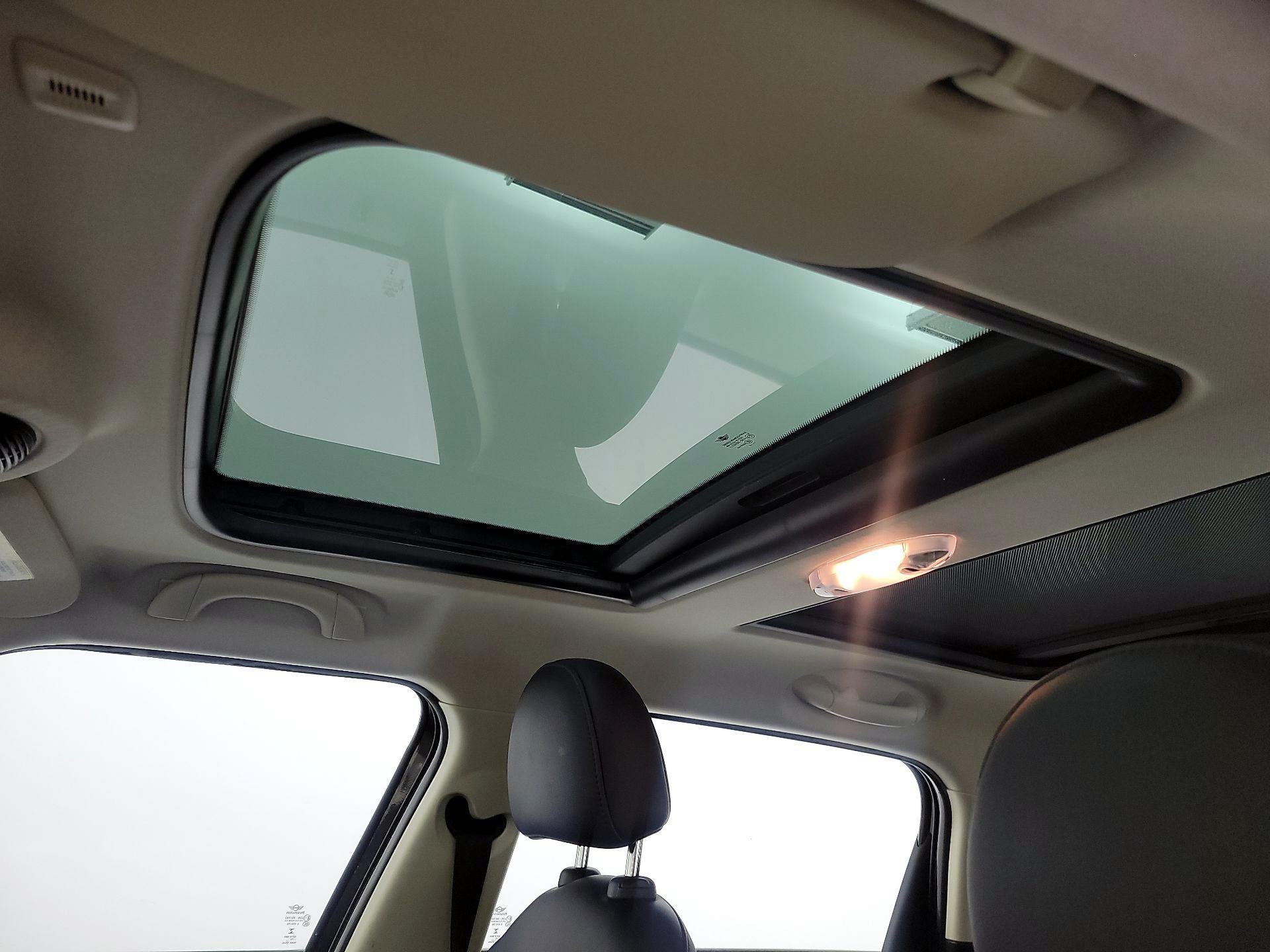 Thumbnail: 2015 MINI Cooper Countryman - 17