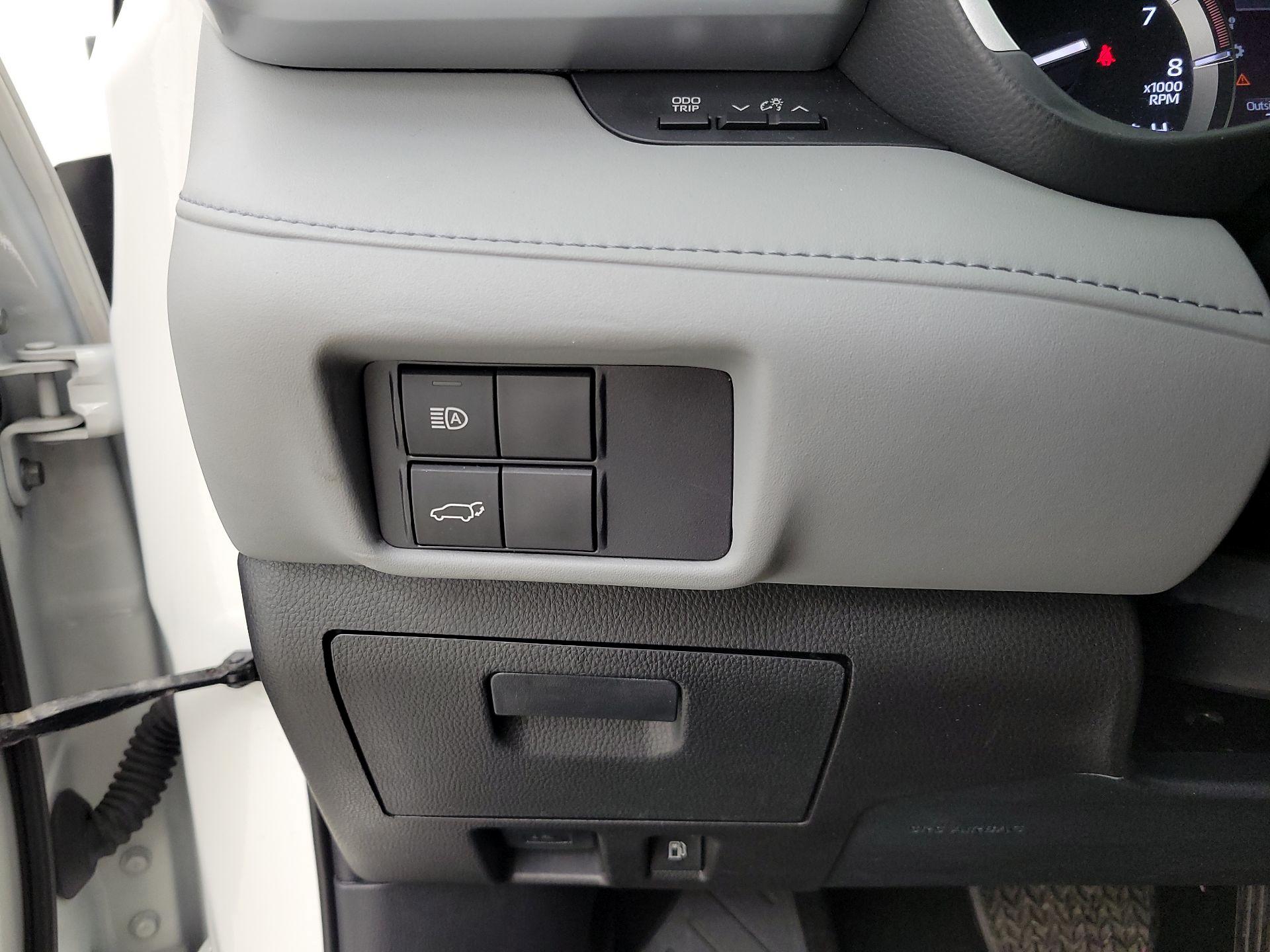 Thumbnail: 2021 Toyota Highlander - 13