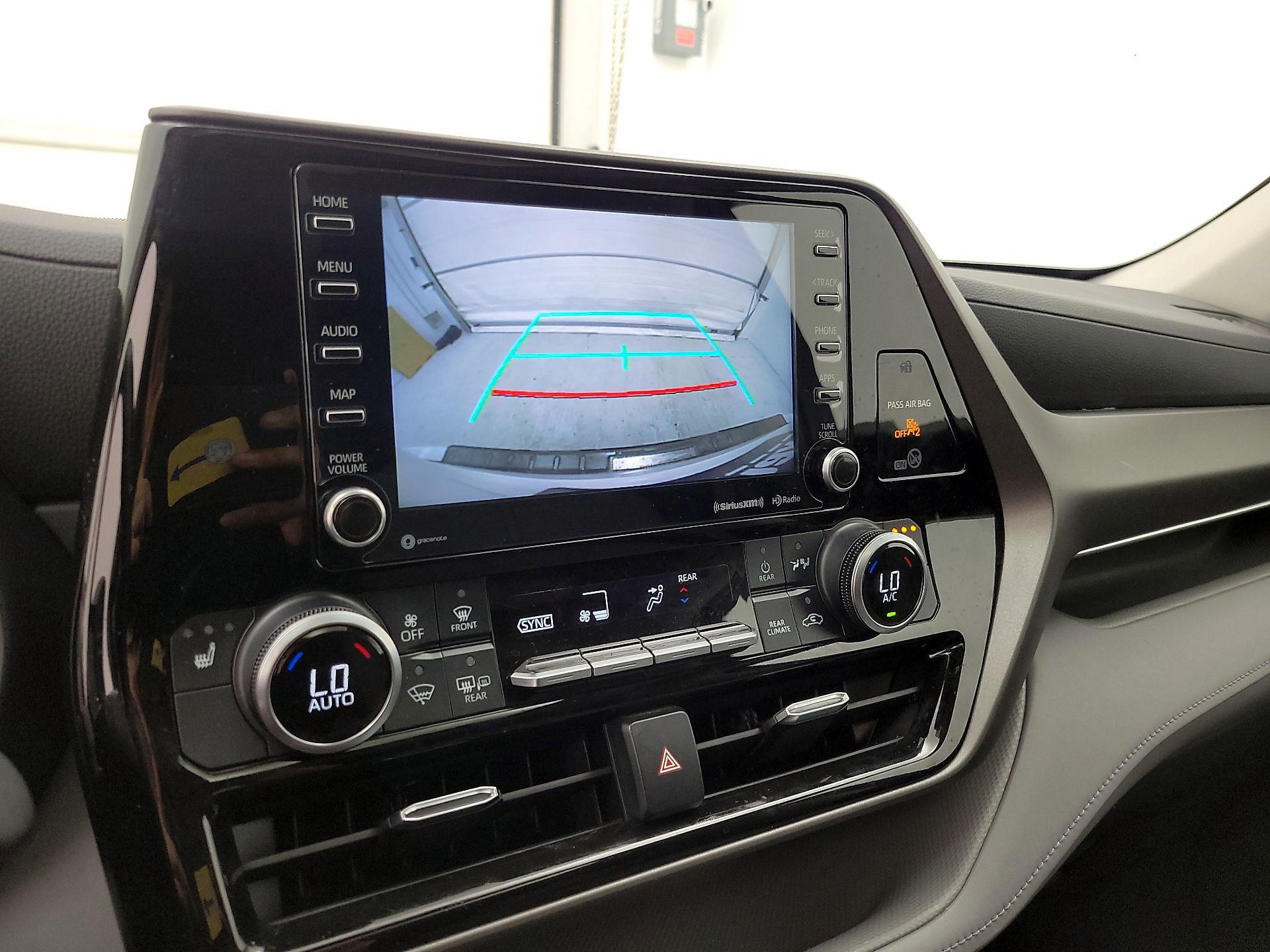 Thumbnail: 2021 Toyota Highlander - 14