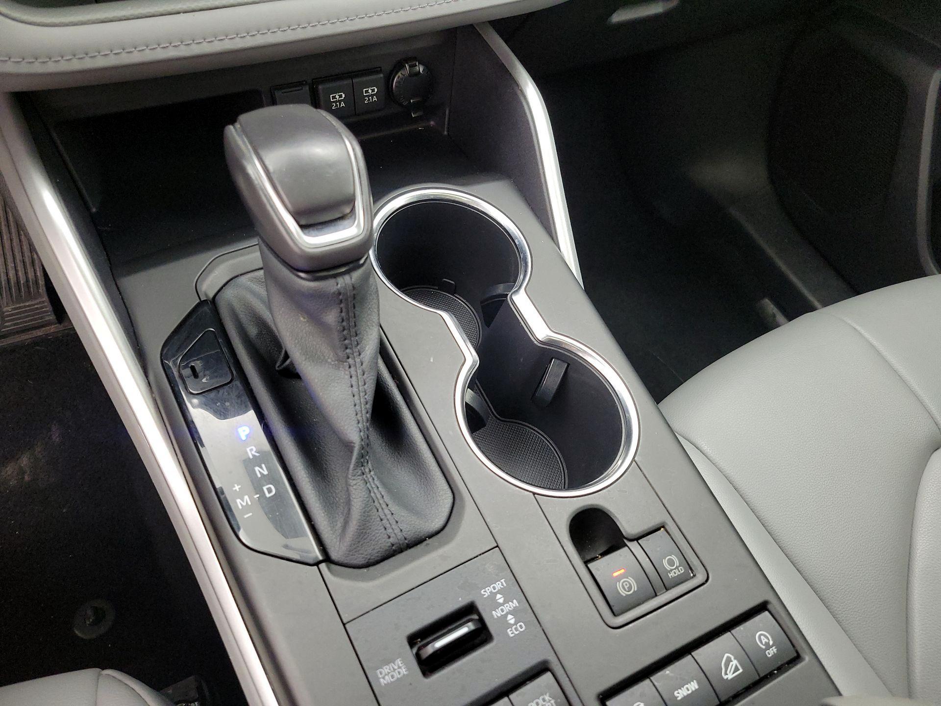 Thumbnail: 2021 Toyota Highlander - 17