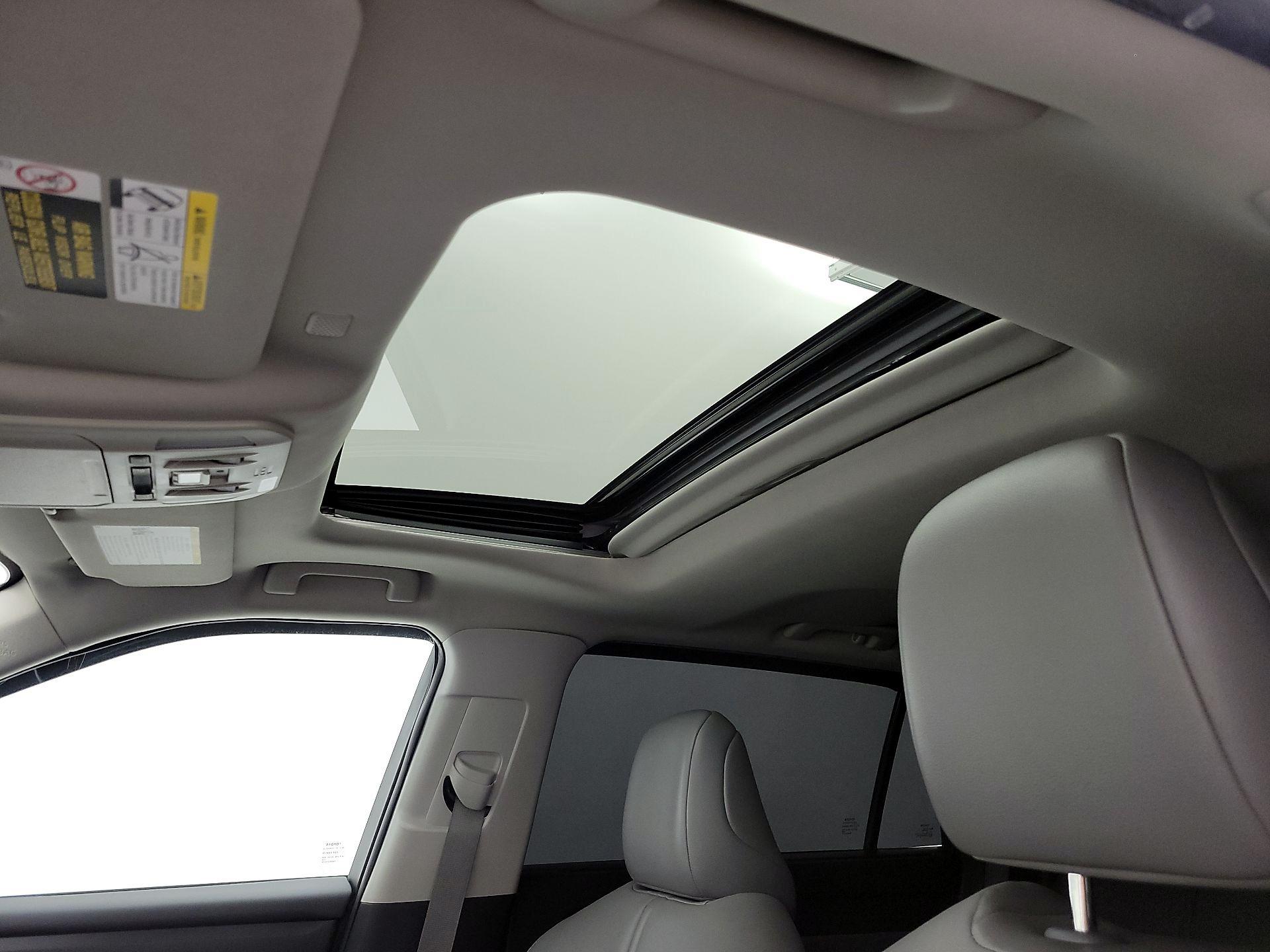 Thumbnail: 2021 Toyota Highlander - 19