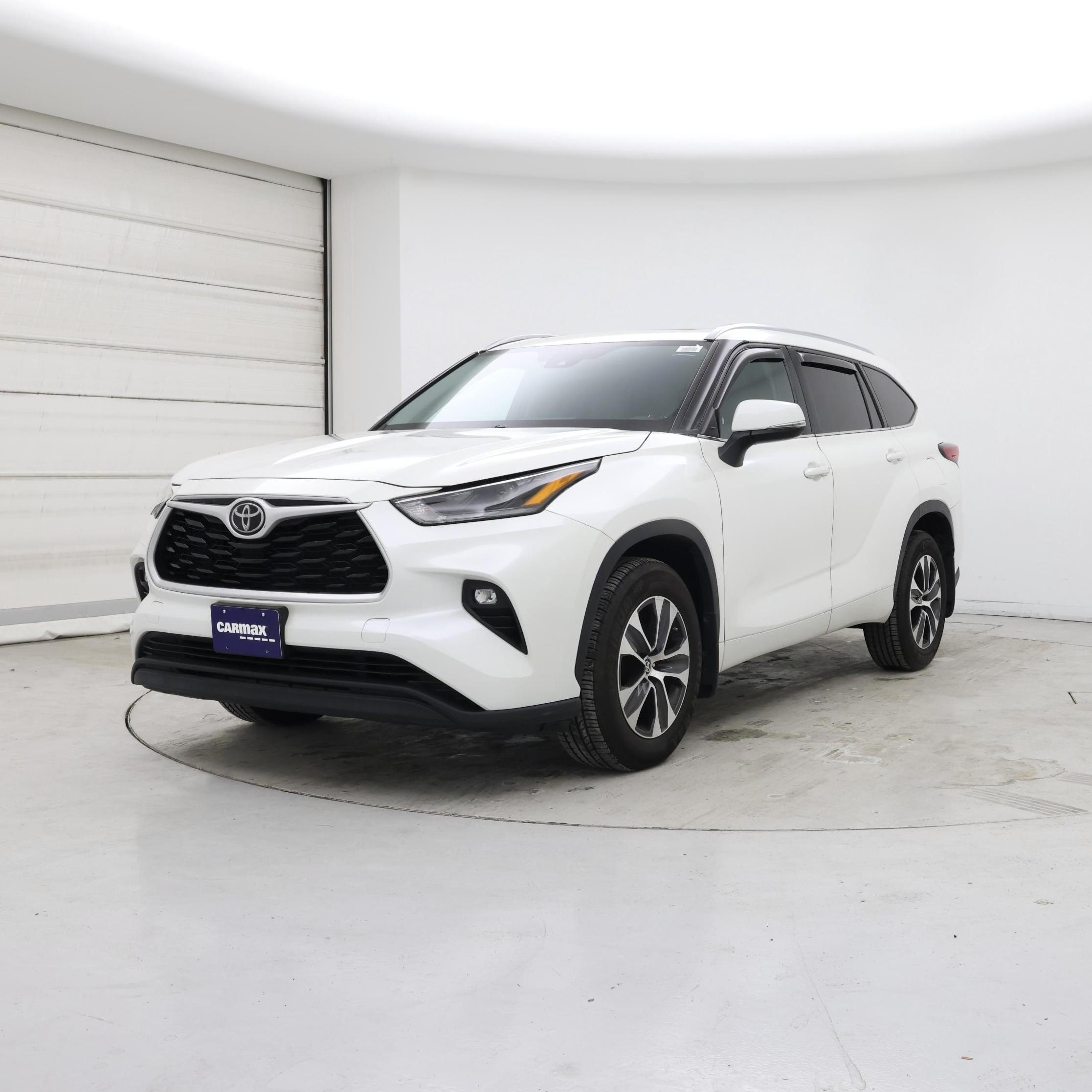 Thumbnail: 2021 Toyota Highlander - 4