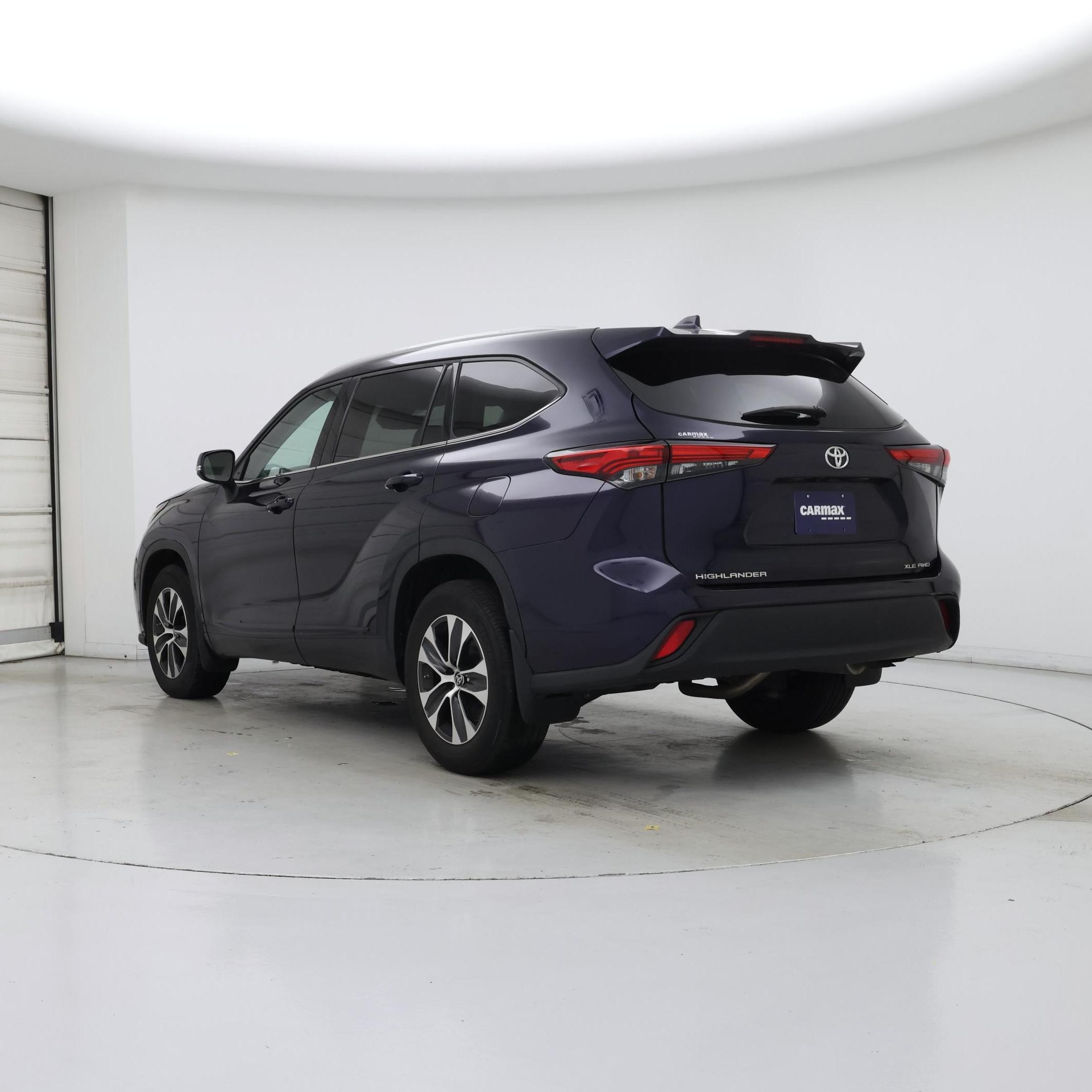Thumbnail: 2022 Toyota Highlander - 2