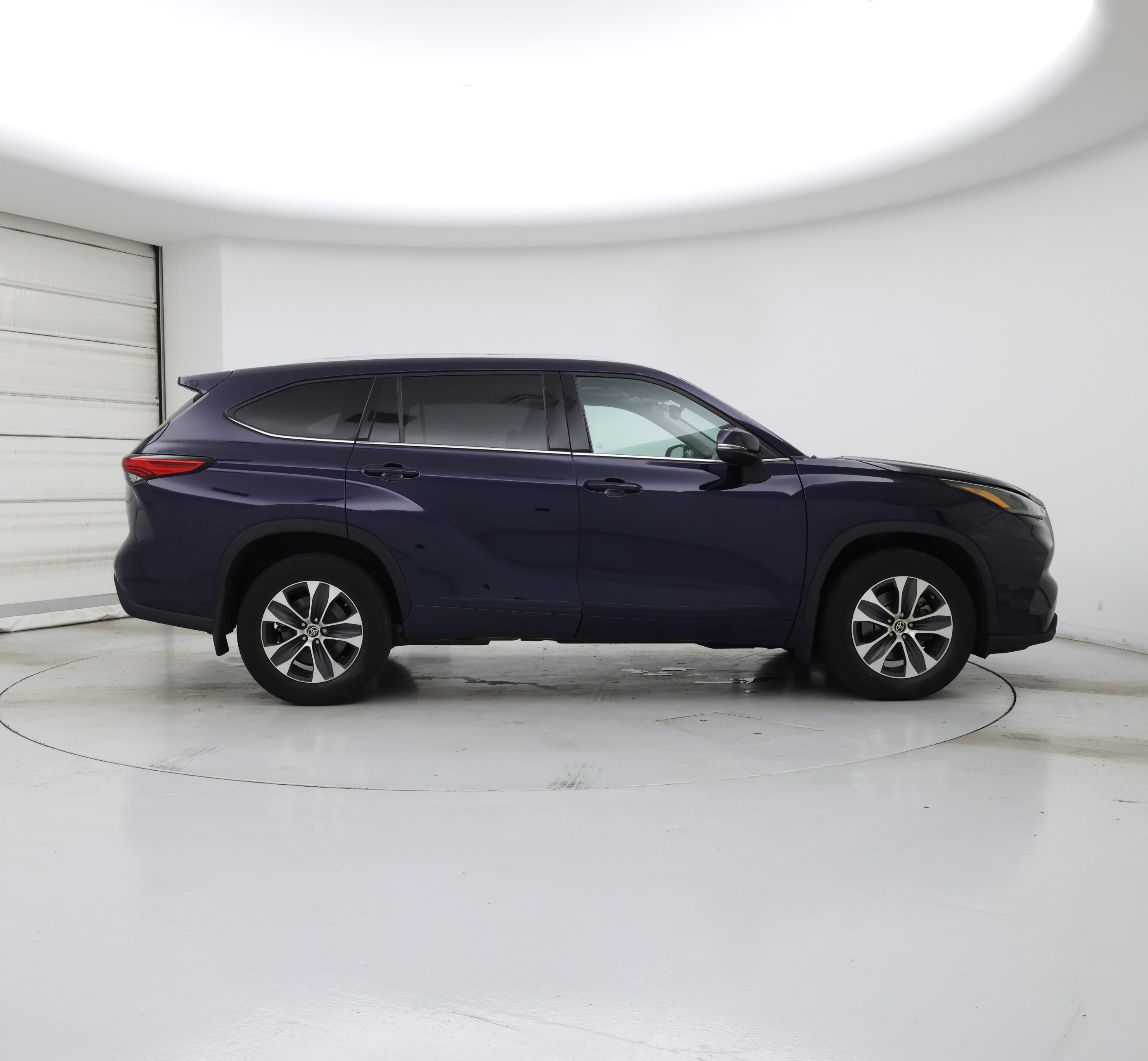 Thumbnail: 2022 Toyota Highlander - 7