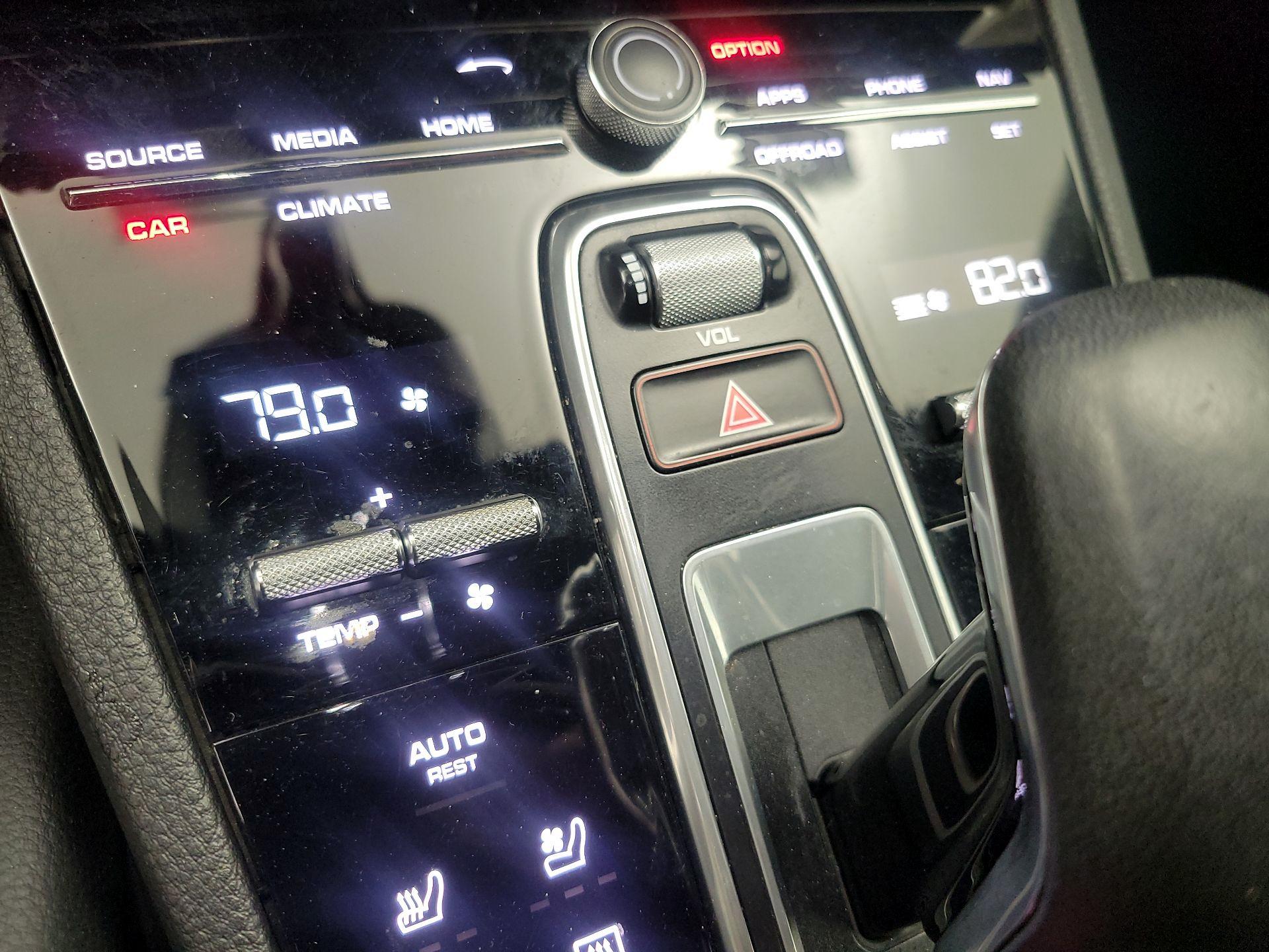 Thumbnail: 2023 Porsche Cayenne - 16