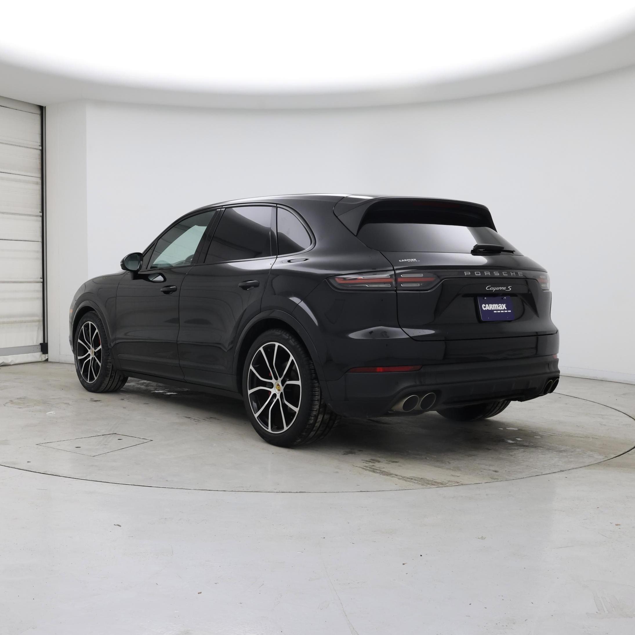 Thumbnail: 2023 Porsche Cayenne - 2