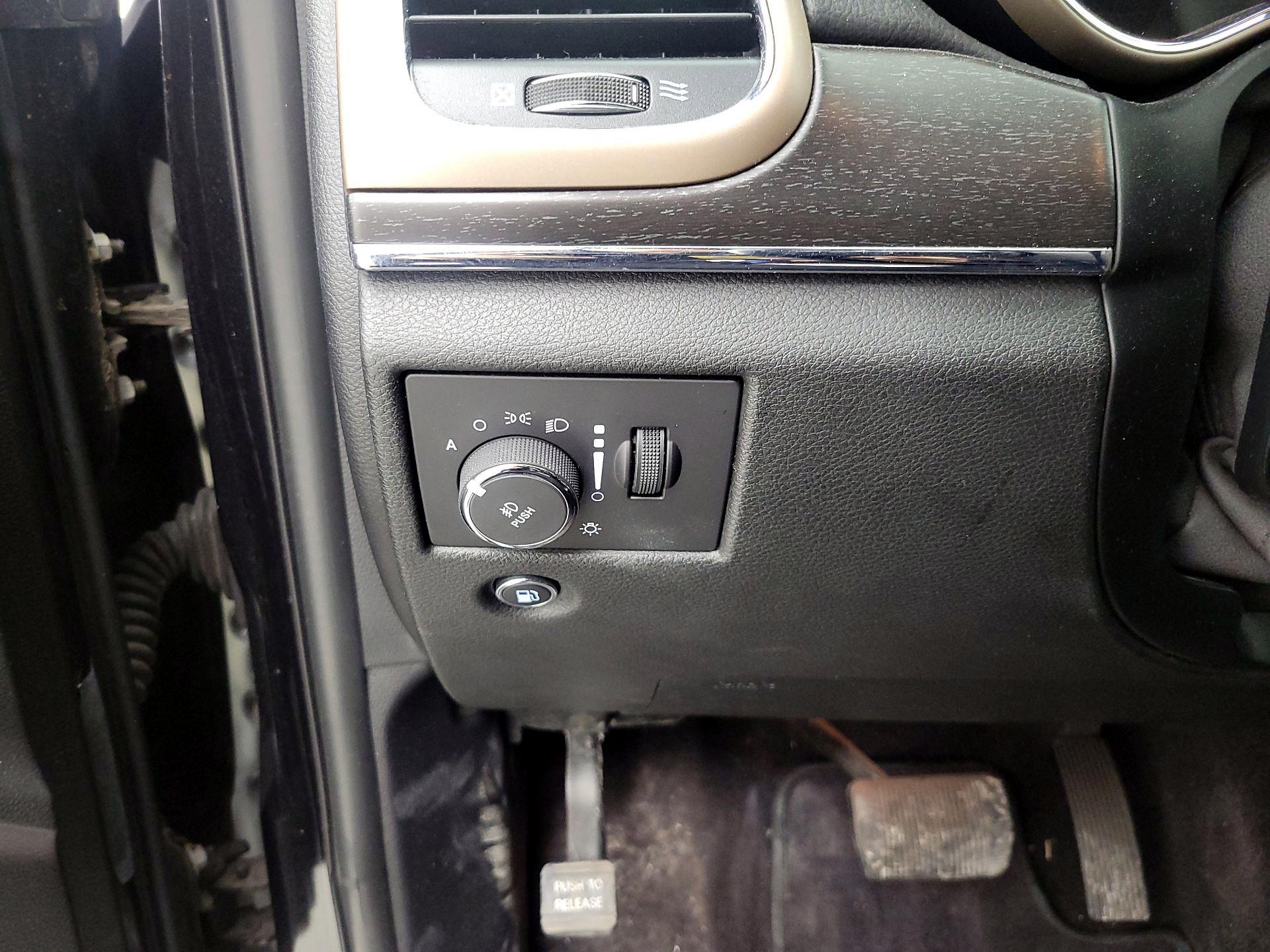 Thumbnail: 2016 Jeep Grand Cherokee - 13