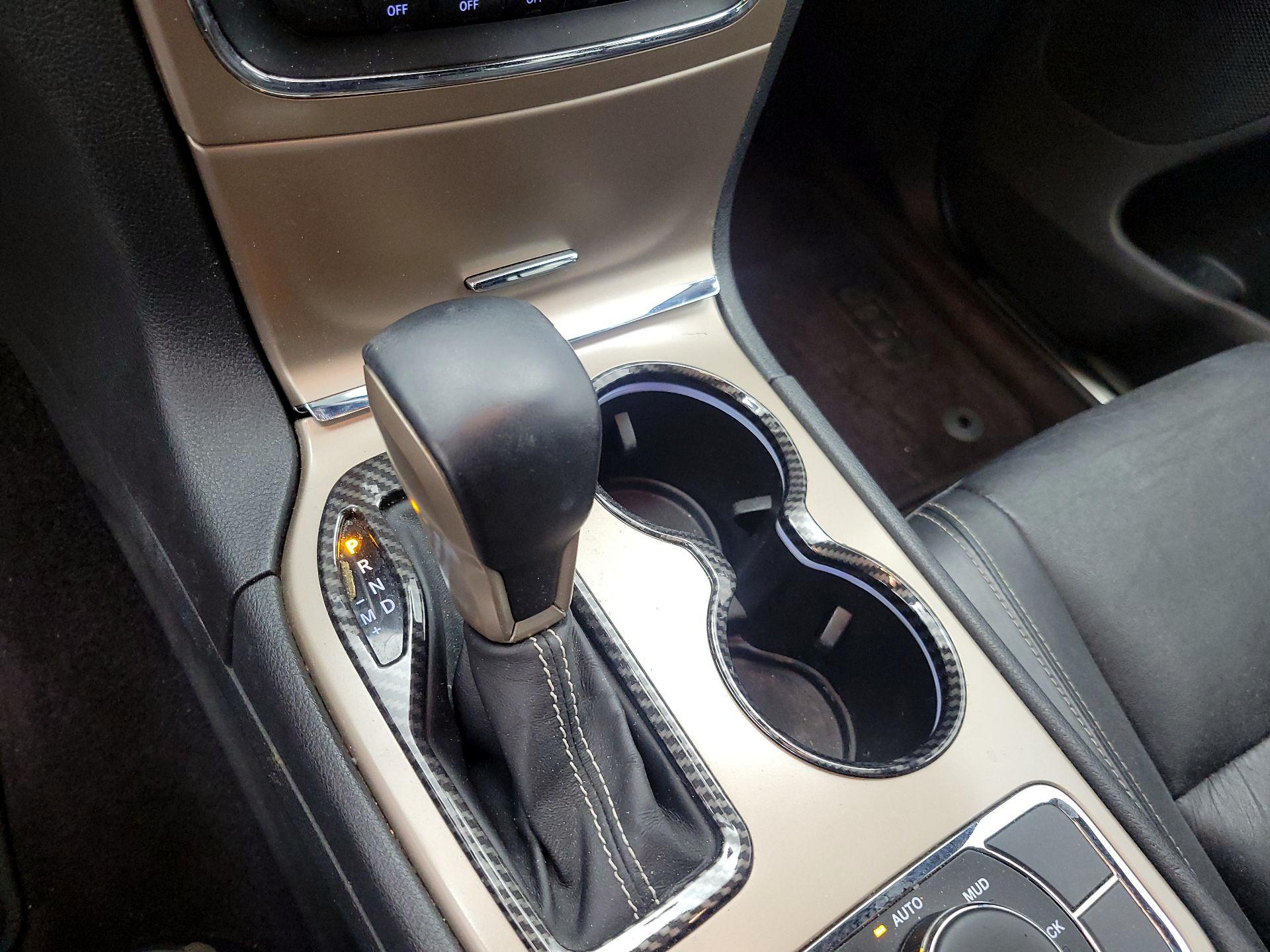 Thumbnail: 2016 Jeep Grand Cherokee - 17