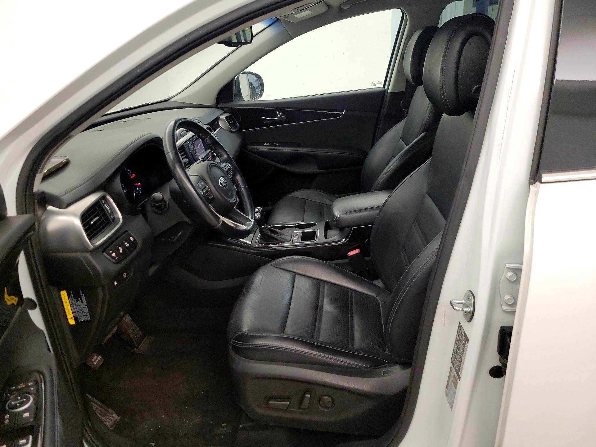 Thumbnail: 2016 Kia Sorento - 11