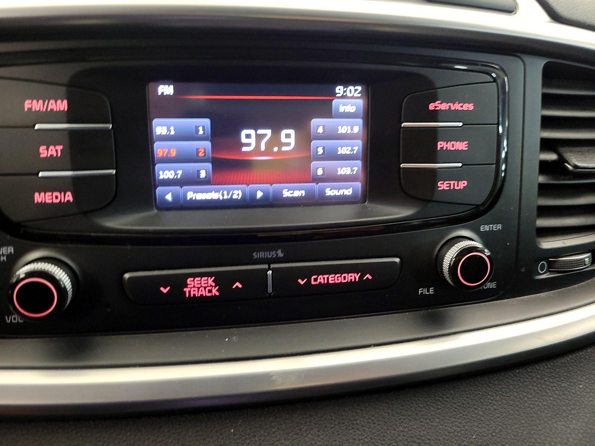 Thumbnail: 2016 Kia Sorento - 15