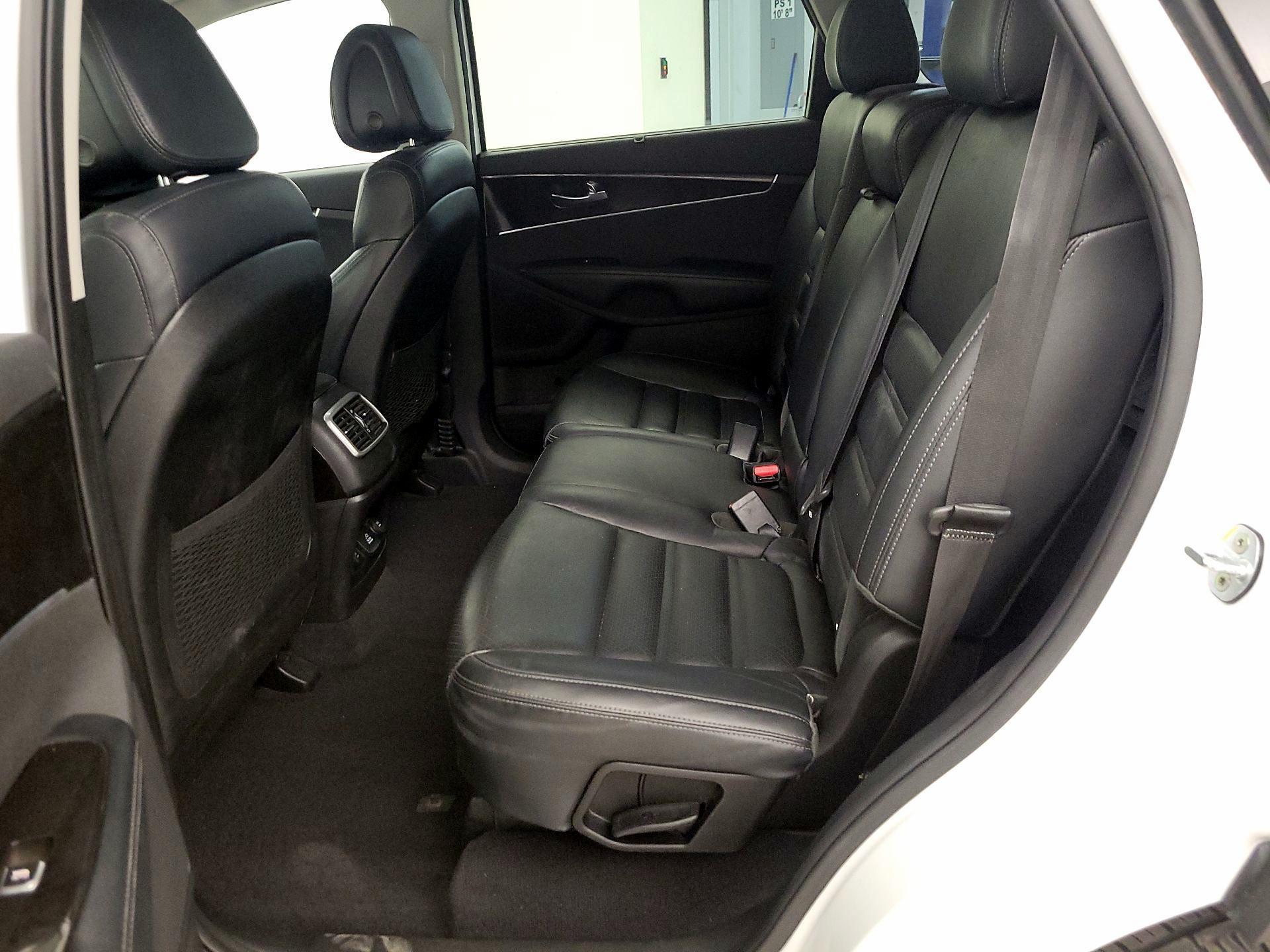 Thumbnail: 2016 Kia Sorento - 19