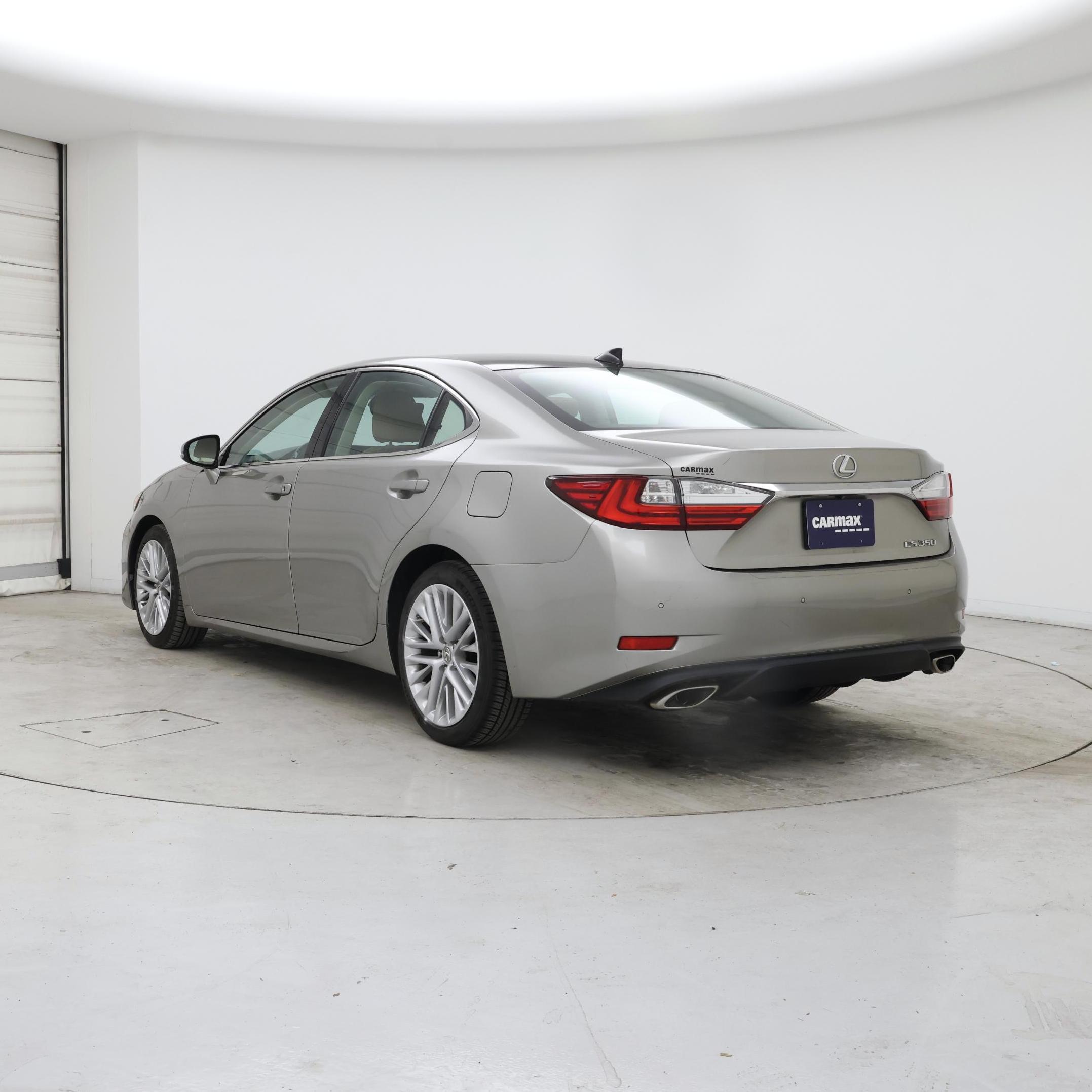 Thumbnail: 2016 Lexus ES - 2