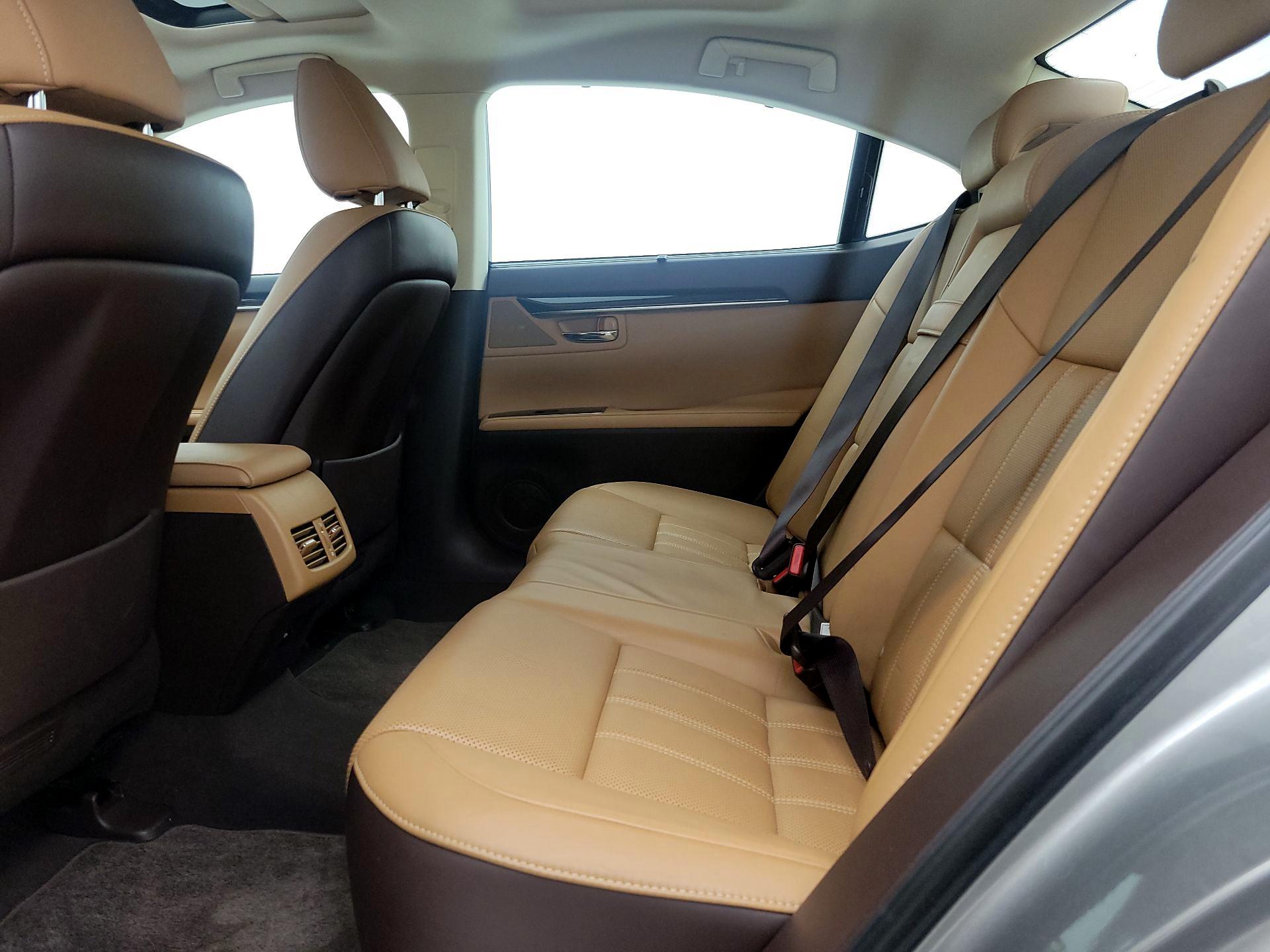 Thumbnail: 2016 Lexus ES - 20