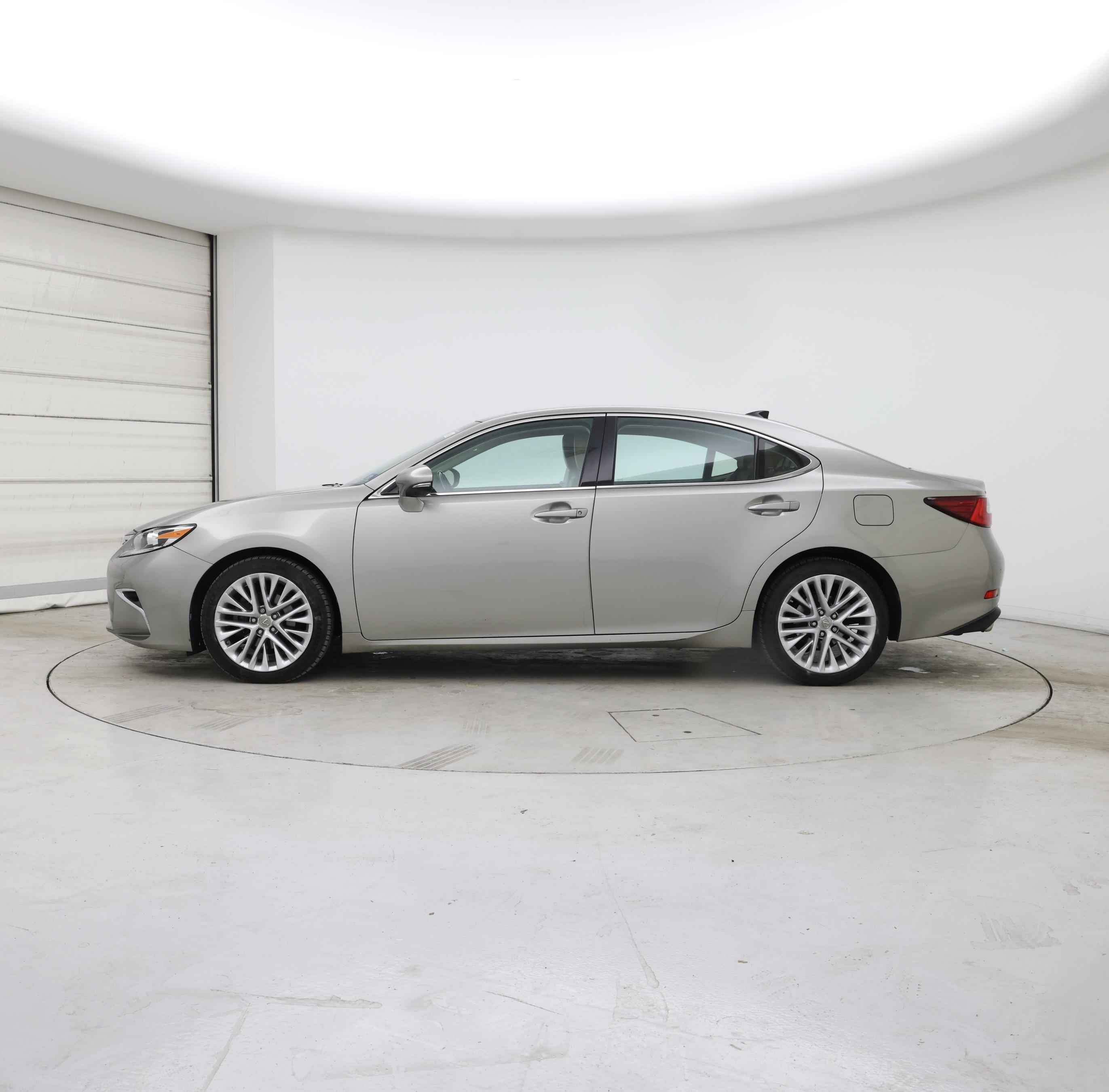 Thumbnail: 2016 Lexus ES - 3