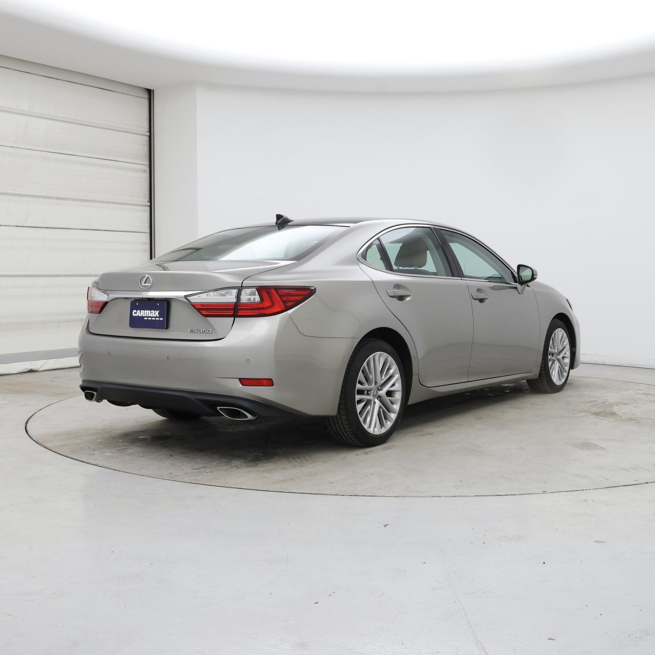 Thumbnail: 2016 Lexus ES - 8