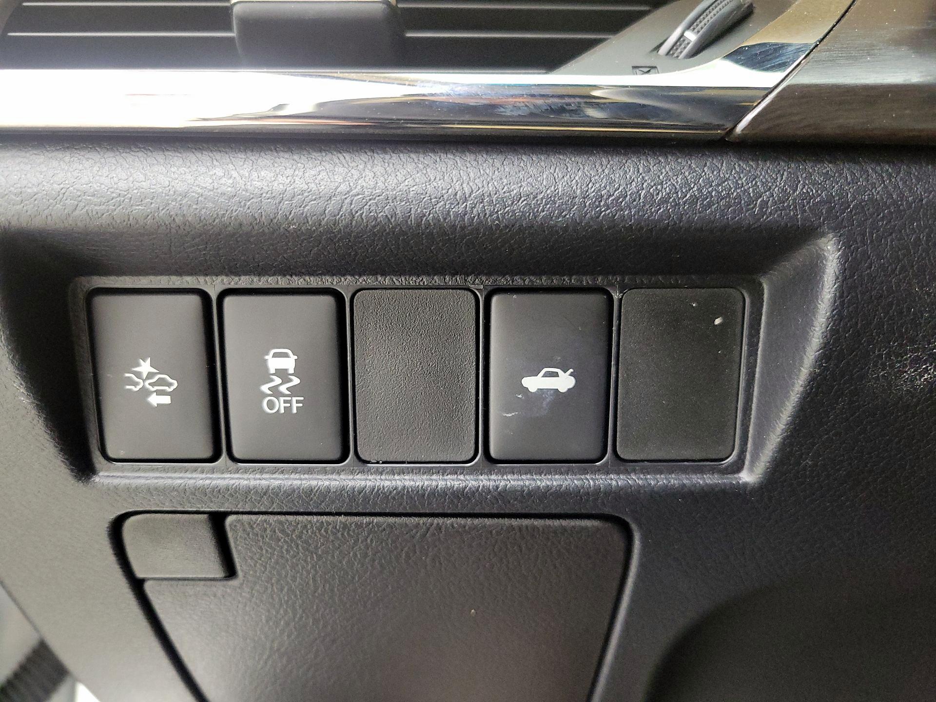 Thumbnail: 2018 Toyota Avalon - 13