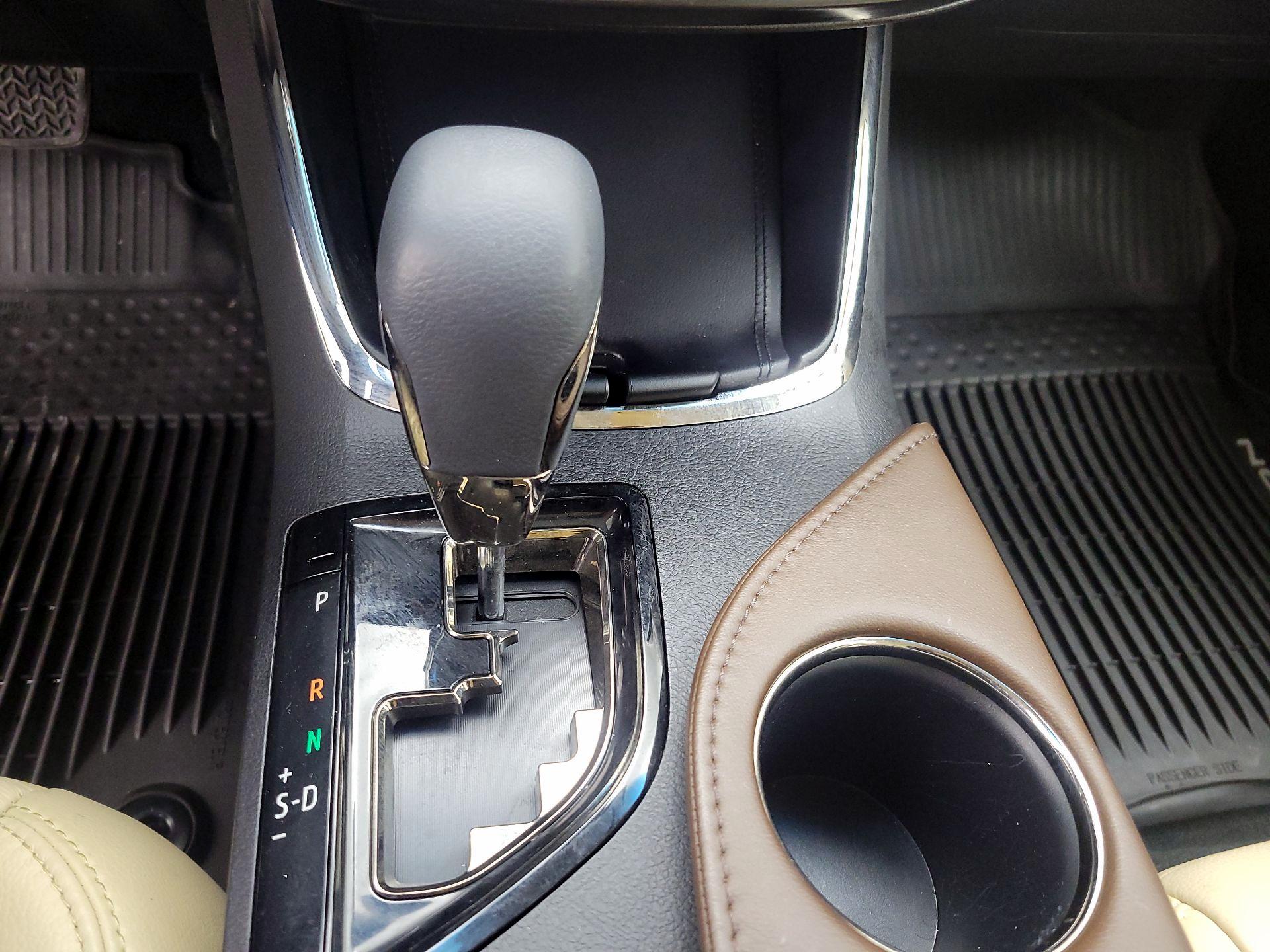 Thumbnail: 2018 Toyota Avalon - 17