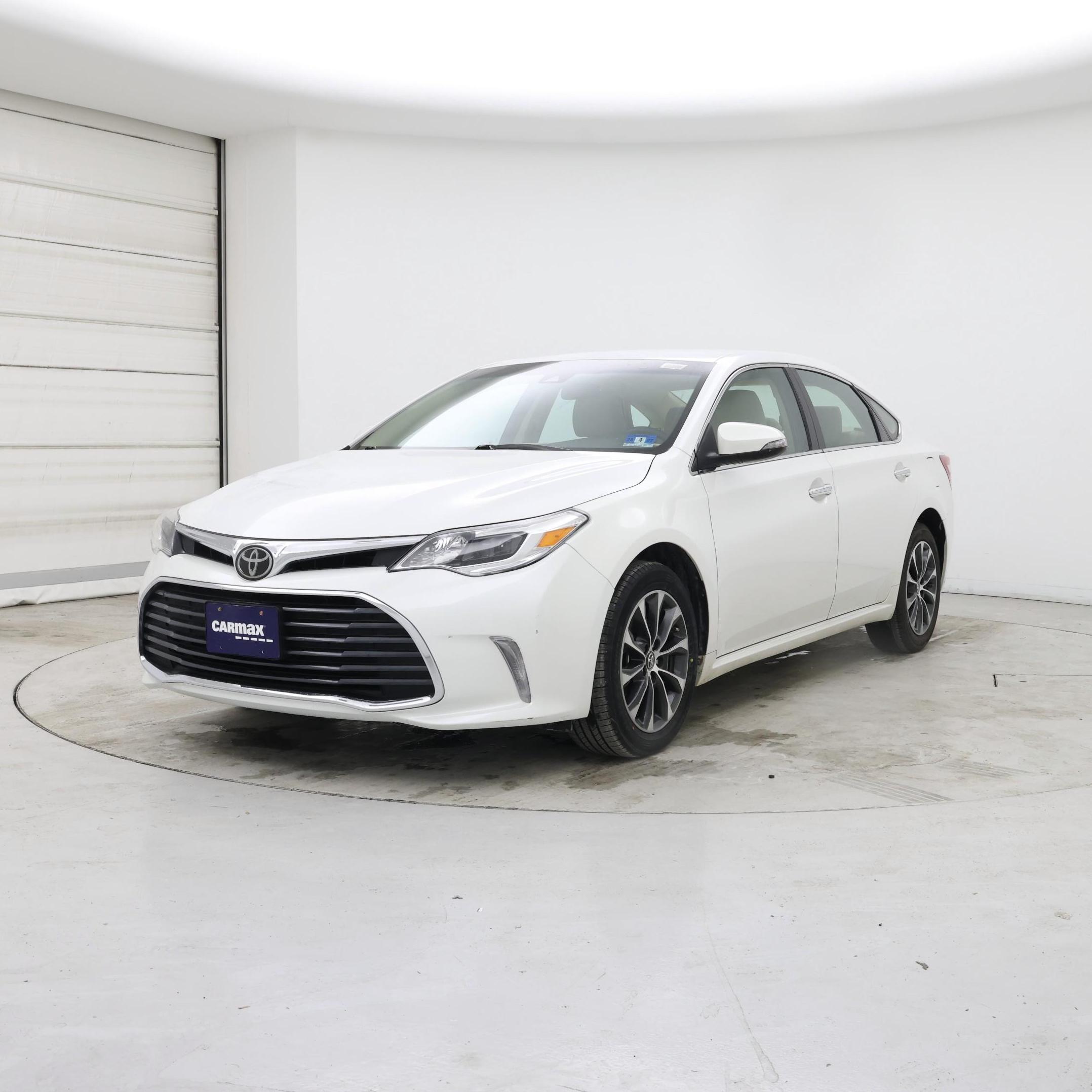 Thumbnail: 2018 Toyota Avalon - 4