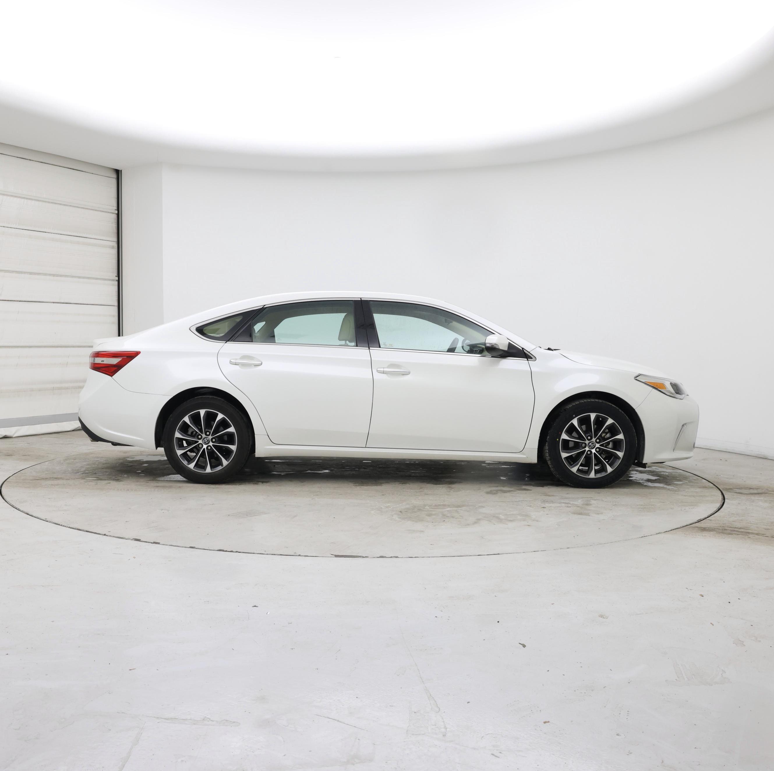 Thumbnail: 2018 Toyota Avalon - 7