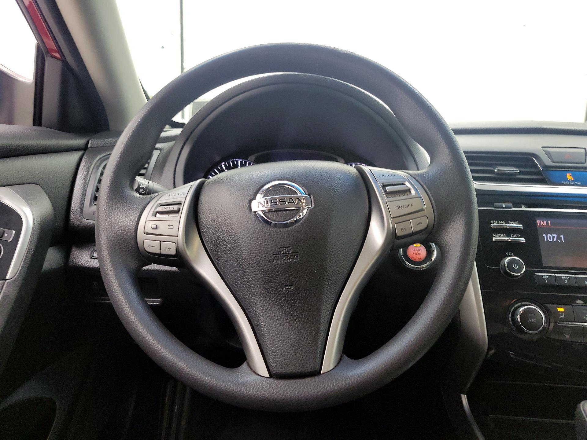 Thumbnail: 2014 Nissan Altima - 10