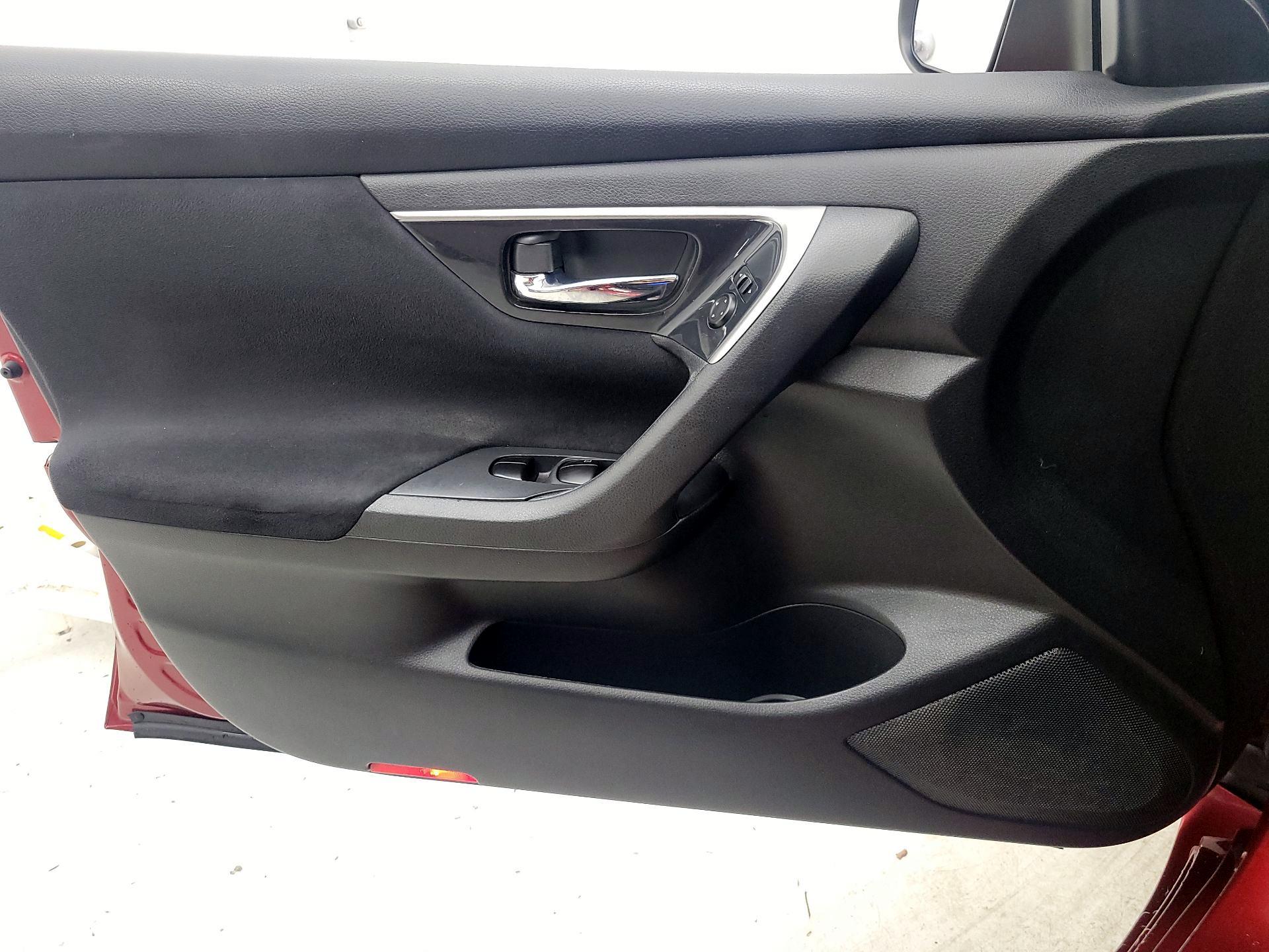 Thumbnail: 2014 Nissan Altima - 12