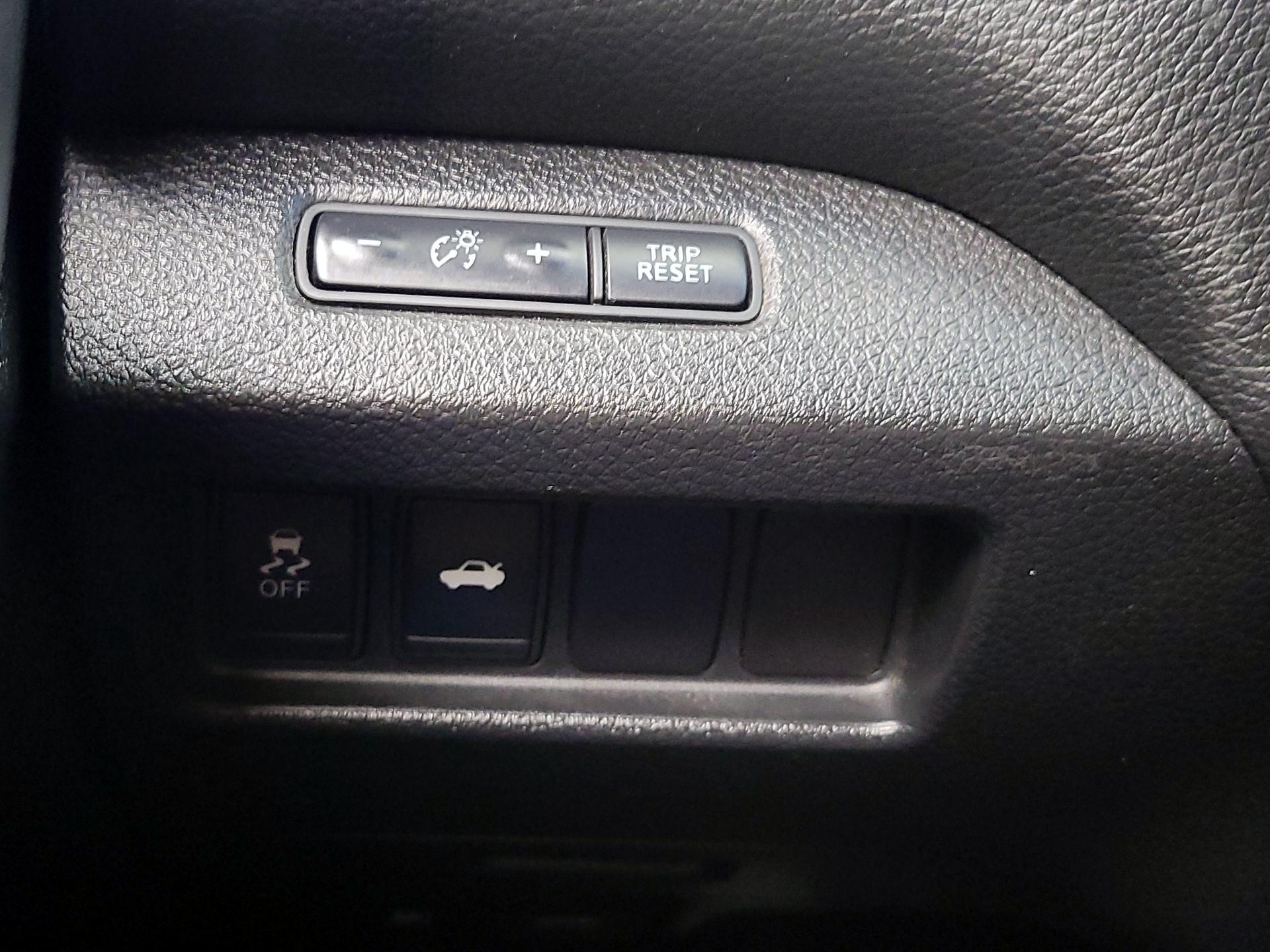 Thumbnail: 2014 Nissan Altima - 13