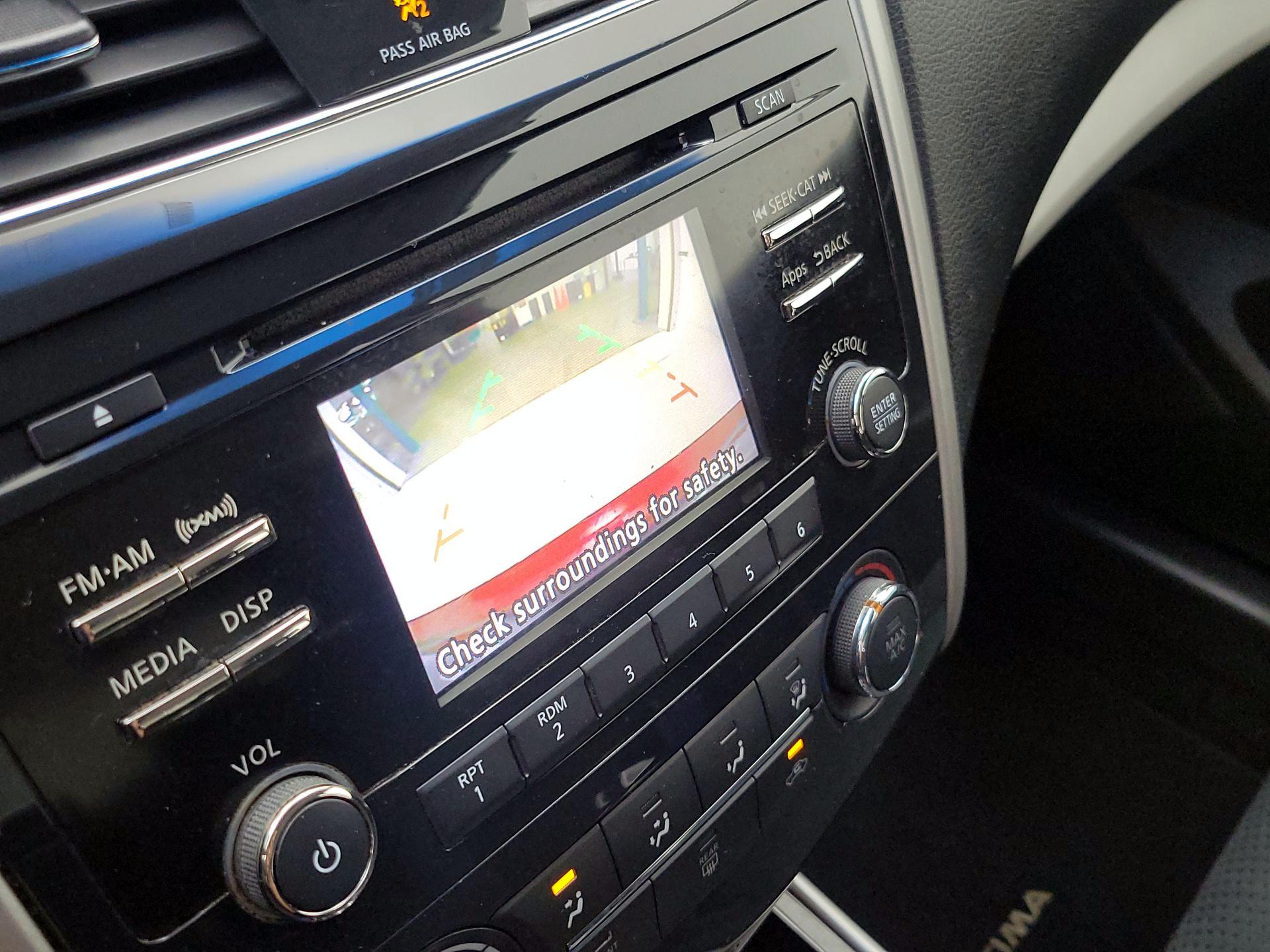 Thumbnail: 2014 Nissan Altima - 14