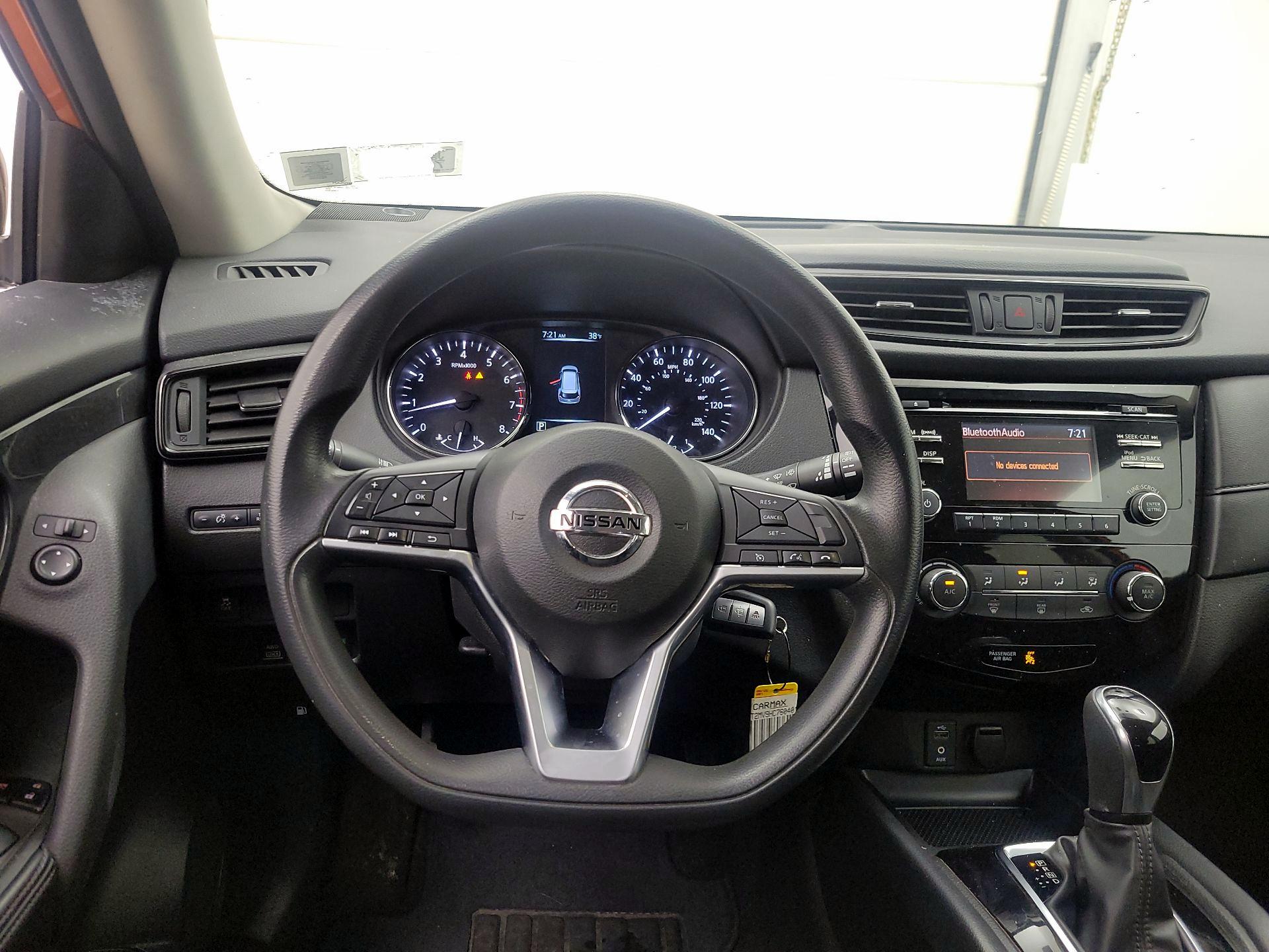 Thumbnail: 2017 Nissan Rogue - 10