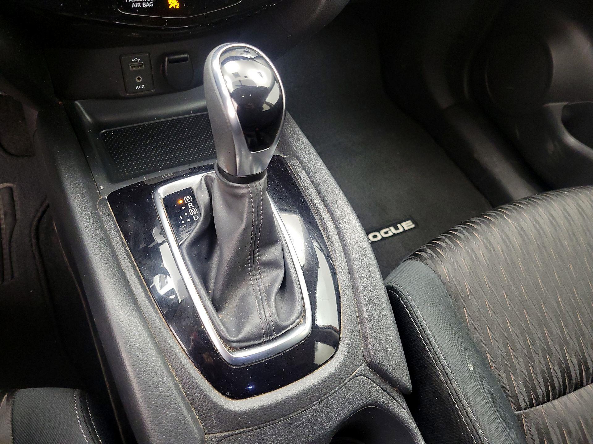 Thumbnail: 2017 Nissan Rogue - 17