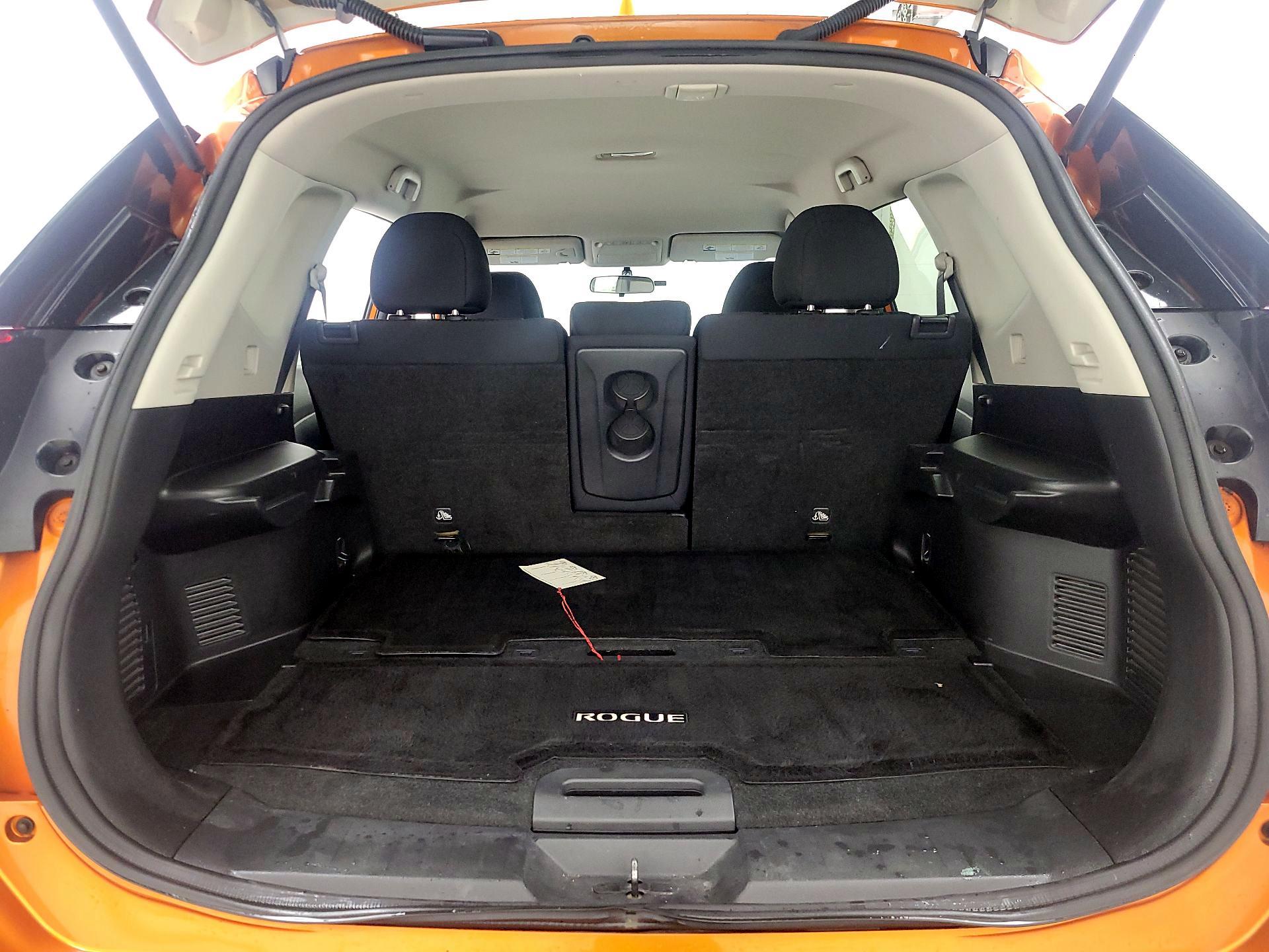 Thumbnail: 2017 Nissan Rogue - 20