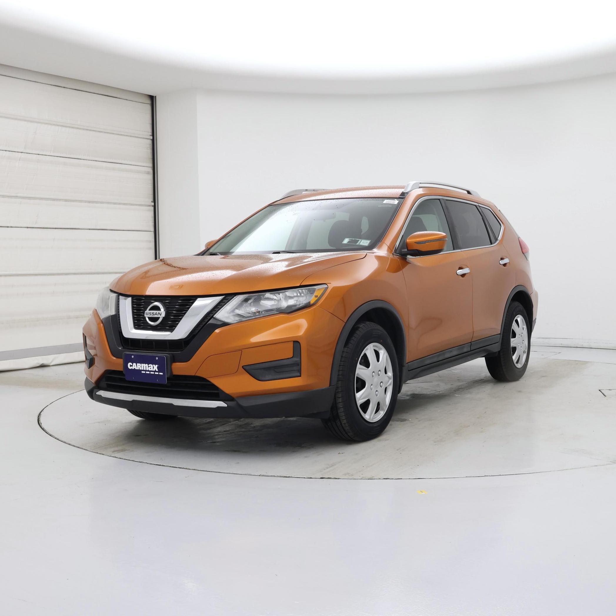 Thumbnail: 2017 Nissan Rogue - 4