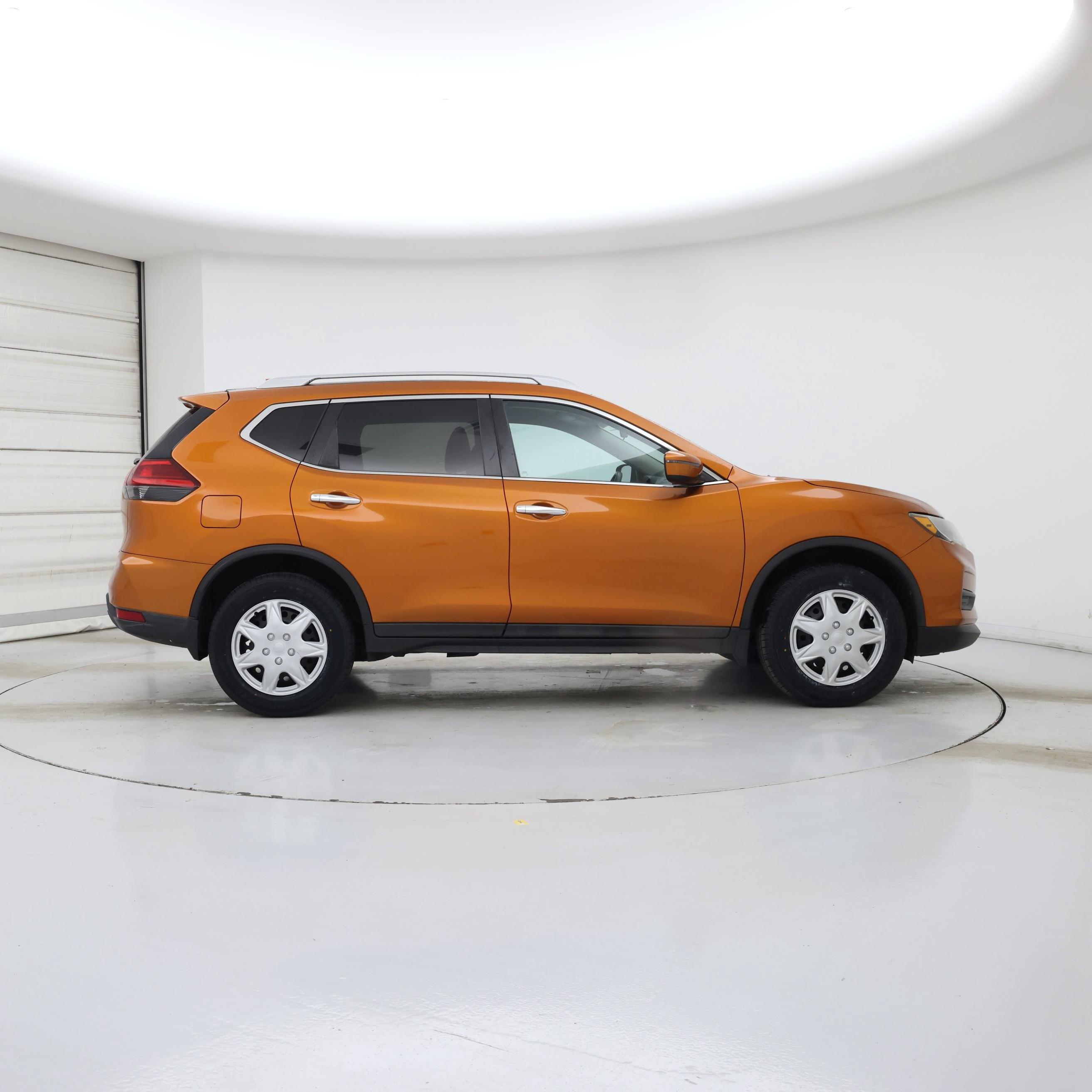 Thumbnail: 2017 Nissan Rogue - 7