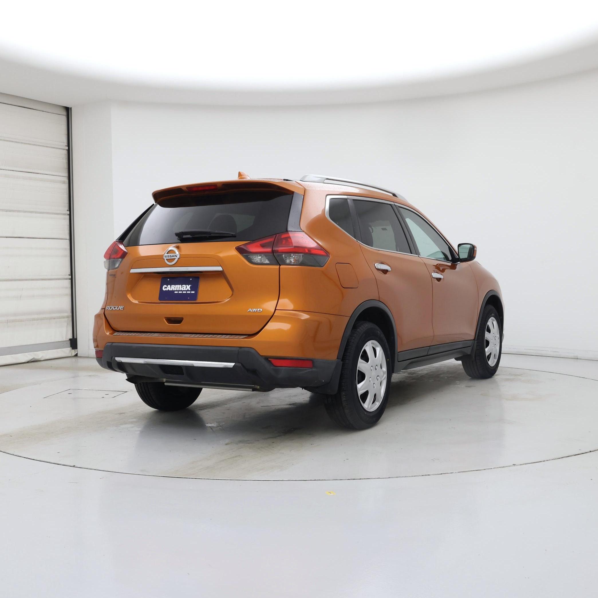 Thumbnail: 2017 Nissan Rogue - 8